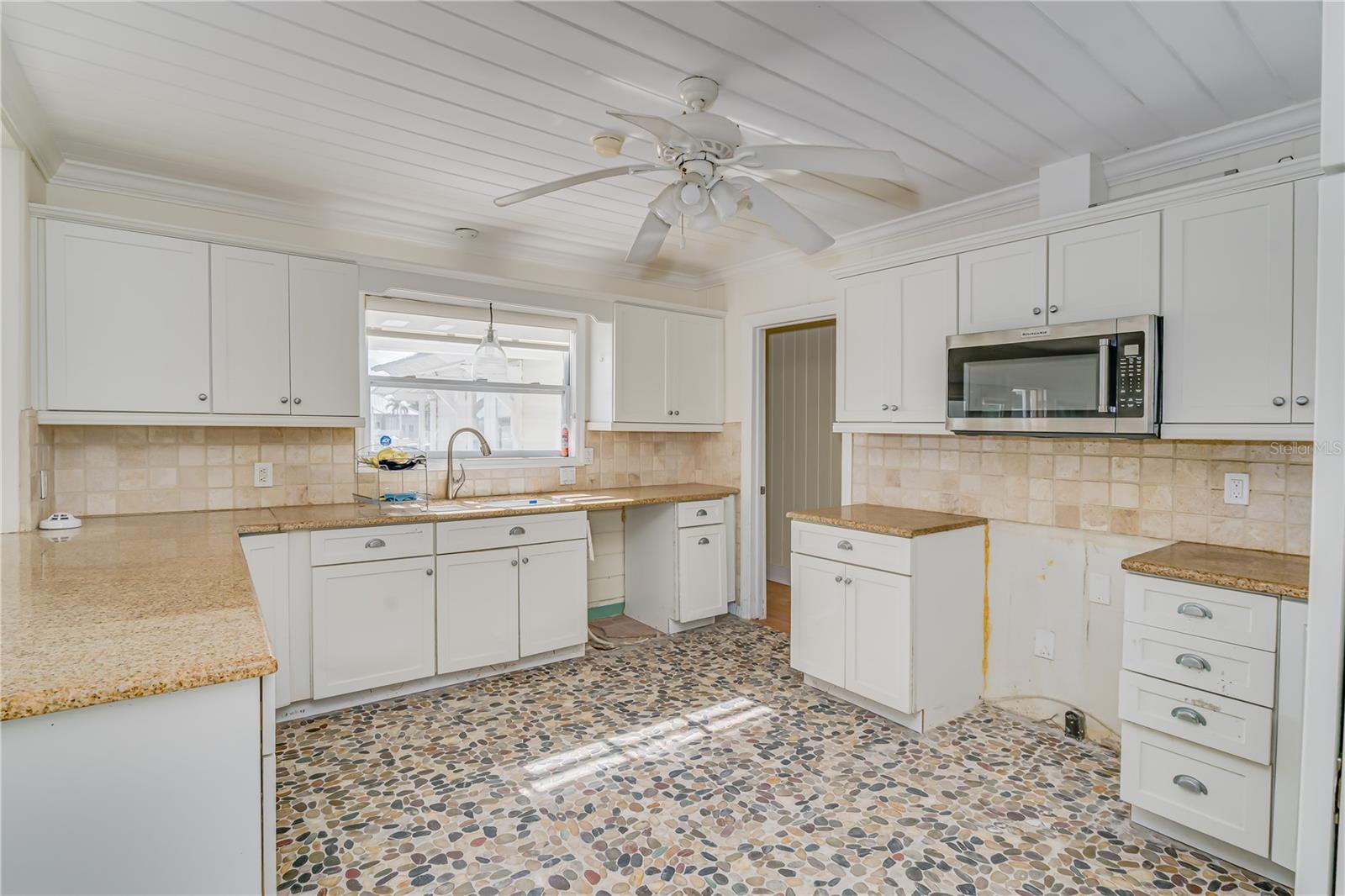 16029 Redington Dr Property Photo 19