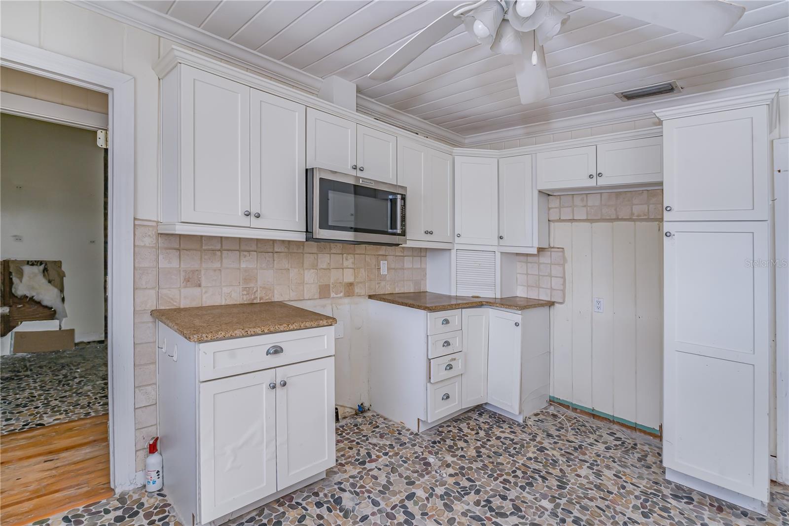 16029 Redington Dr Property Photo 20