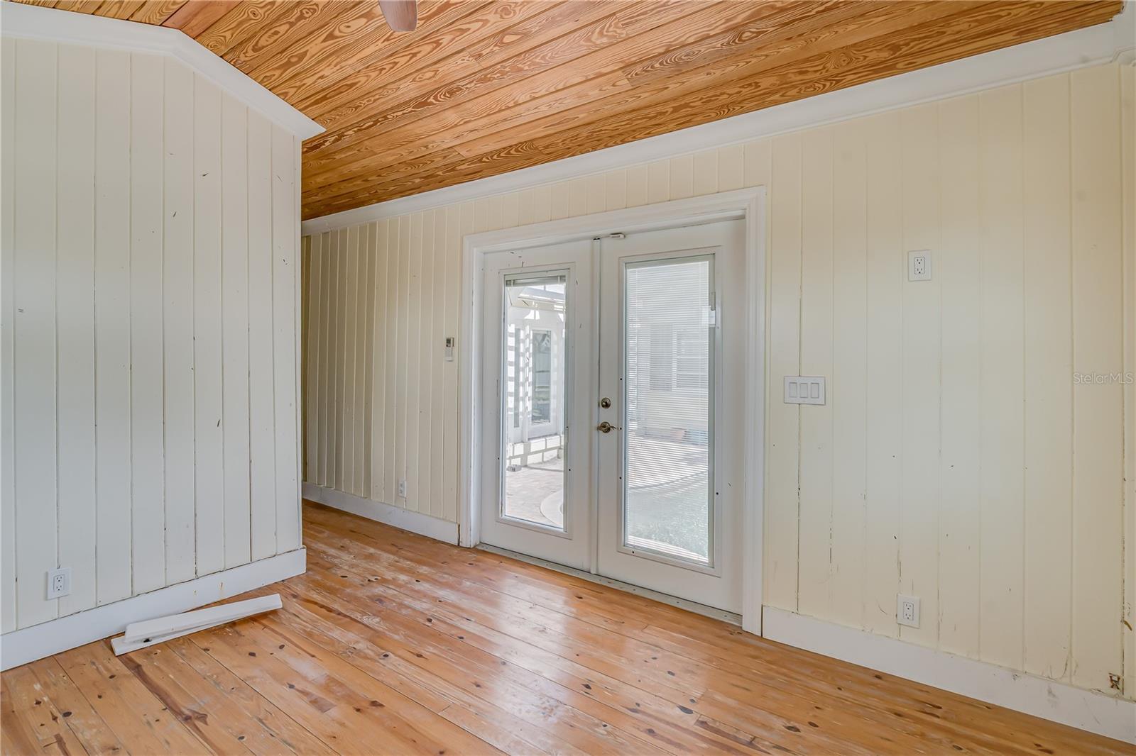 16029 Redington Dr Property Photo 27