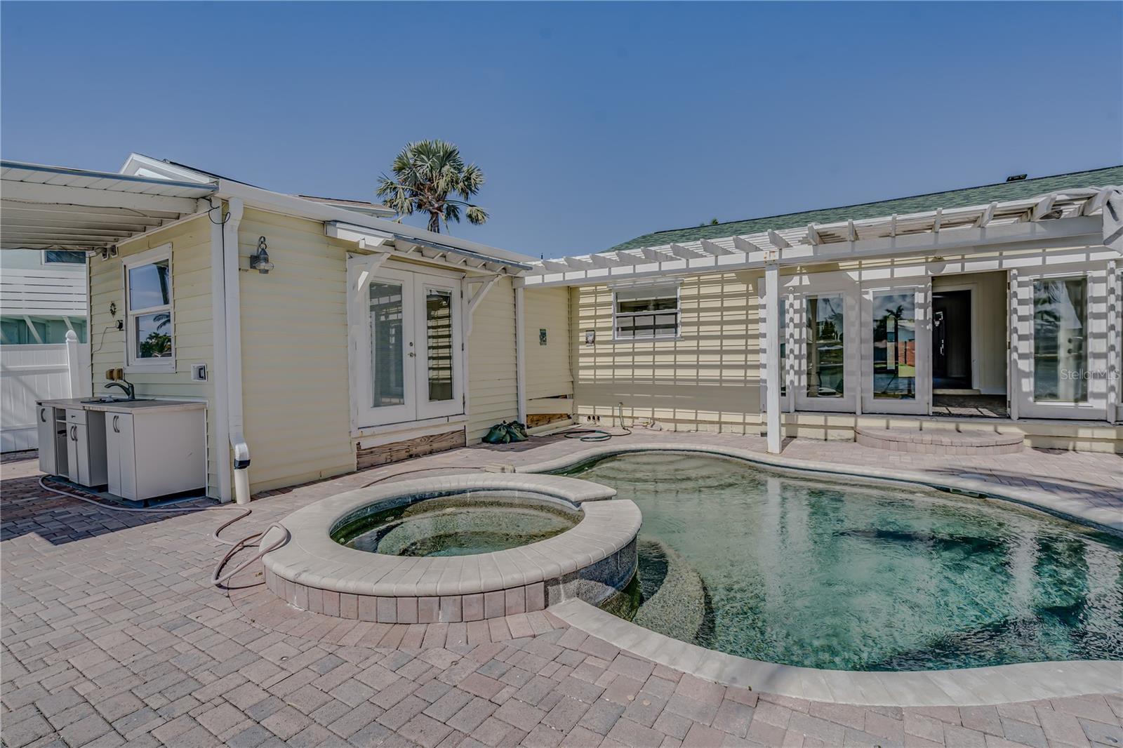 16029 Redington Dr Property Photo 44