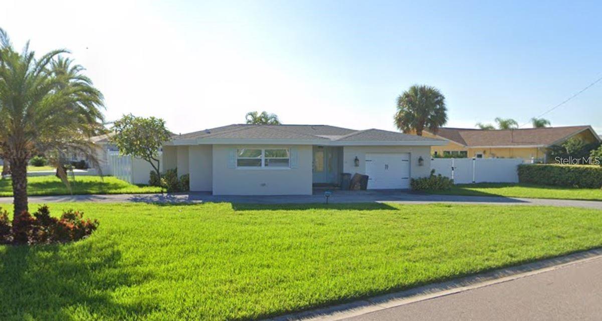 2109 Bayshore Dr Property Photo 1