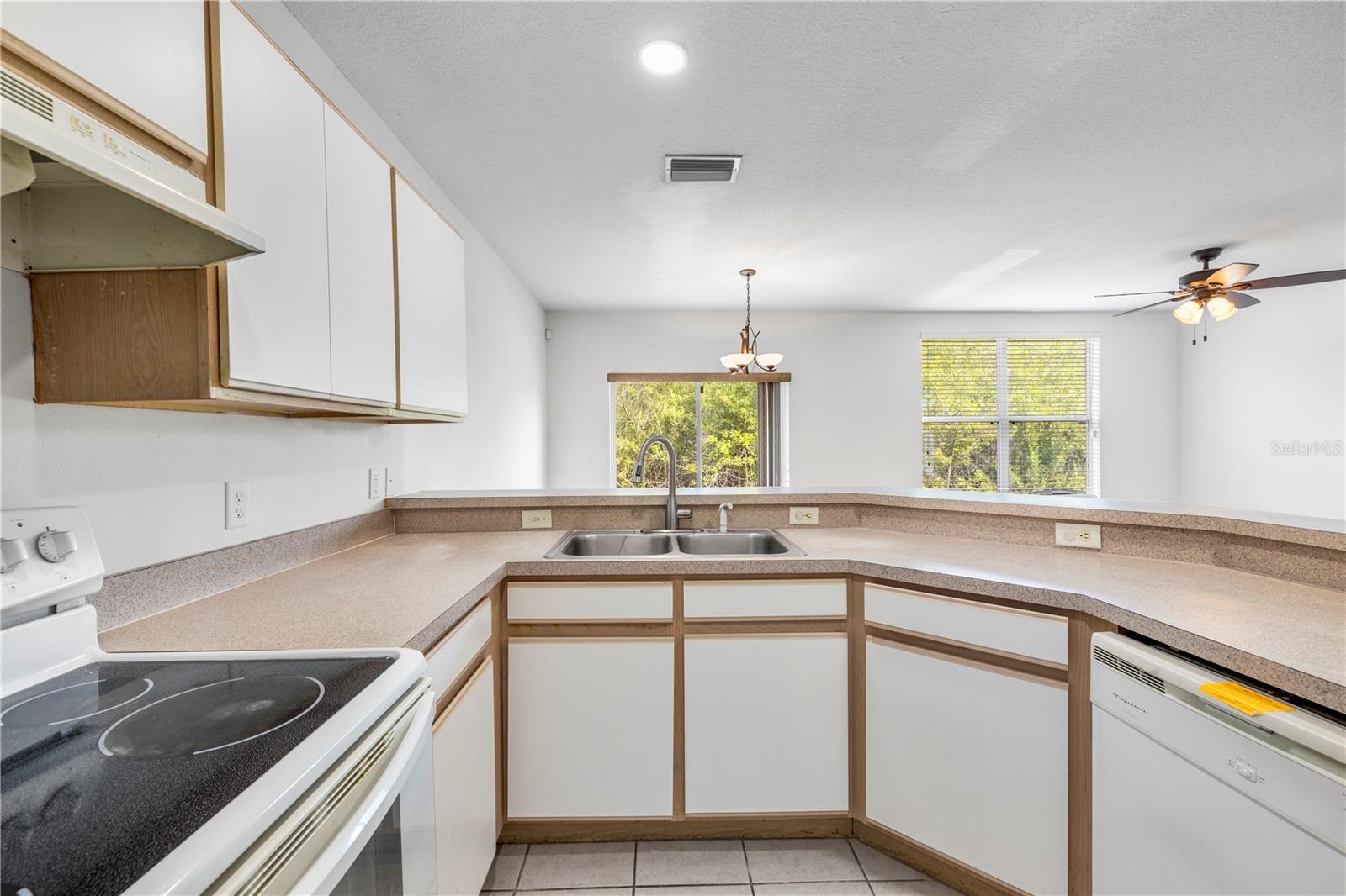 6229 Olivedale Dr Property Photo 14