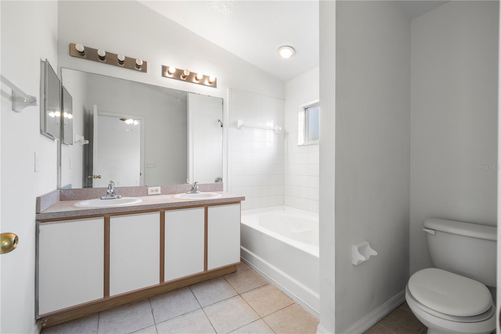6229 Olivedale Dr Property Photo 28