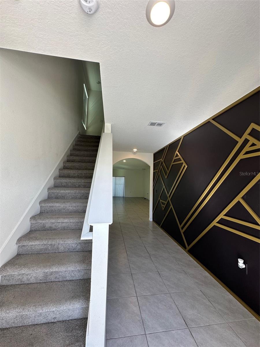 5703 Hollingworth Trl Property Photo 4