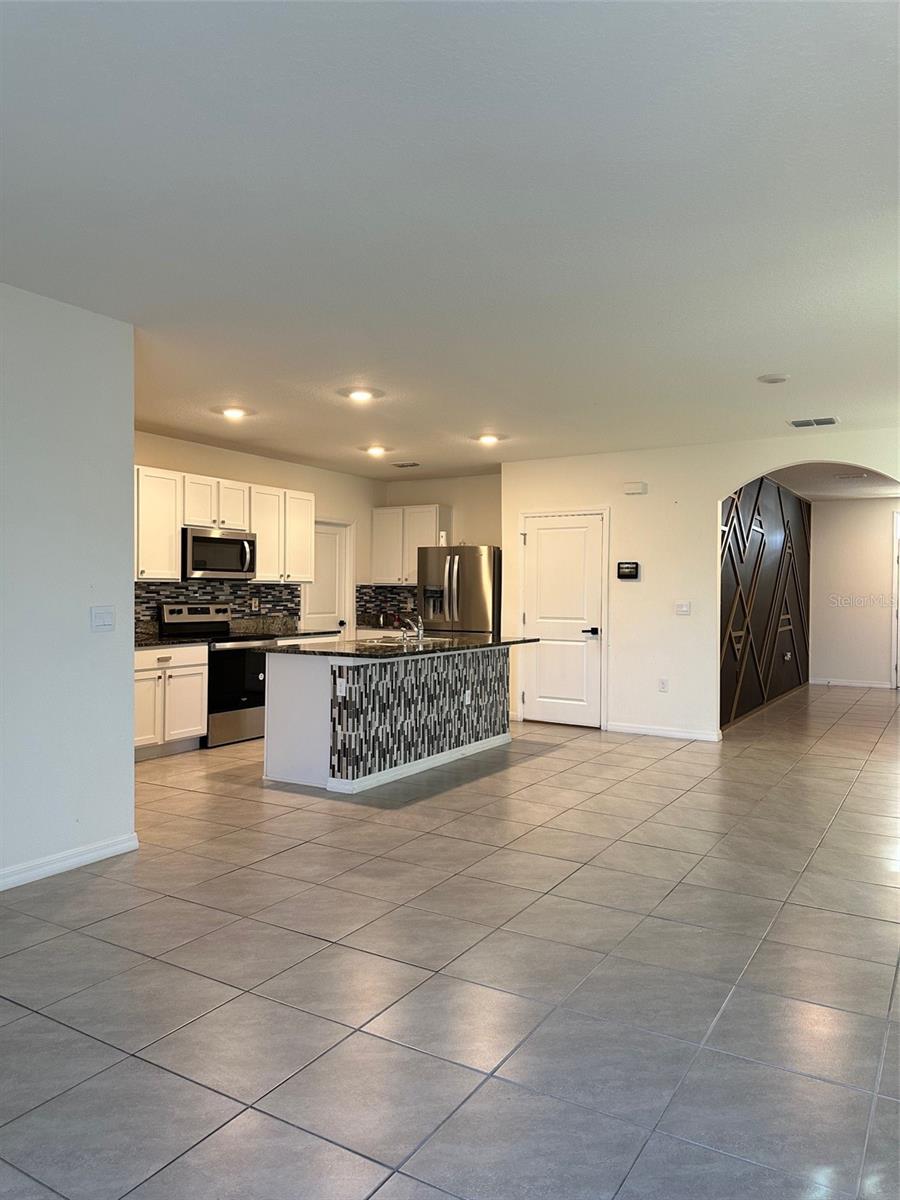 5703 Hollingworth Trl Property Photo 6