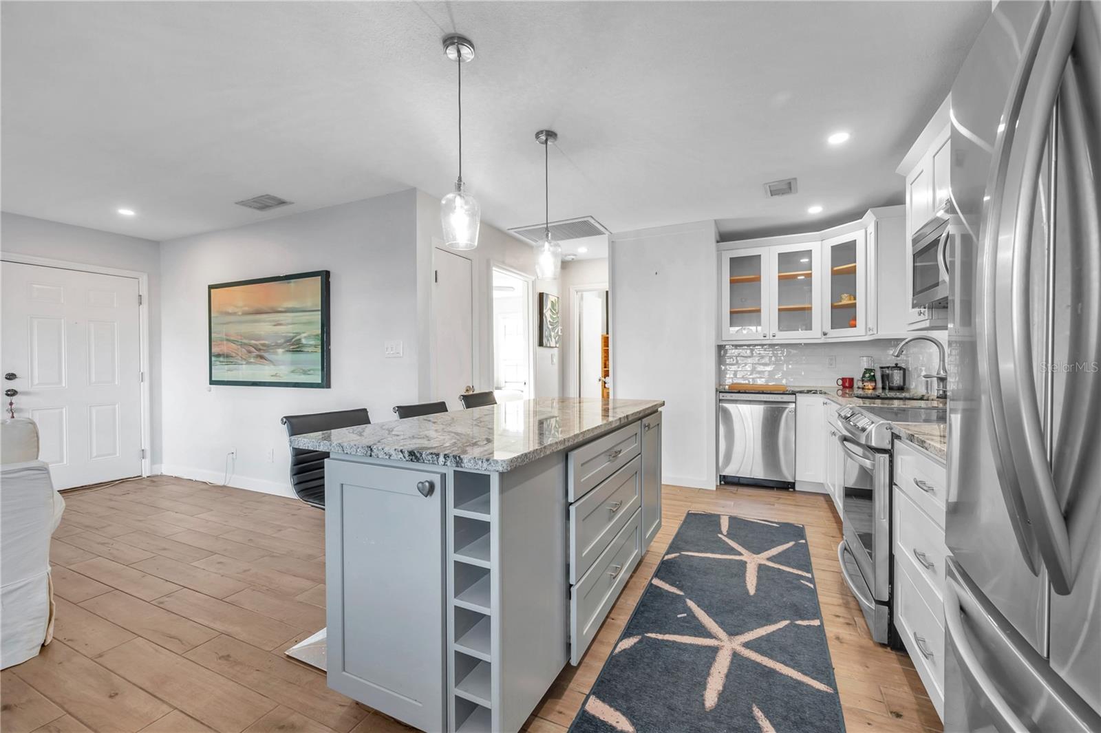 4728 Beach Dr Se #a Property Photo 13