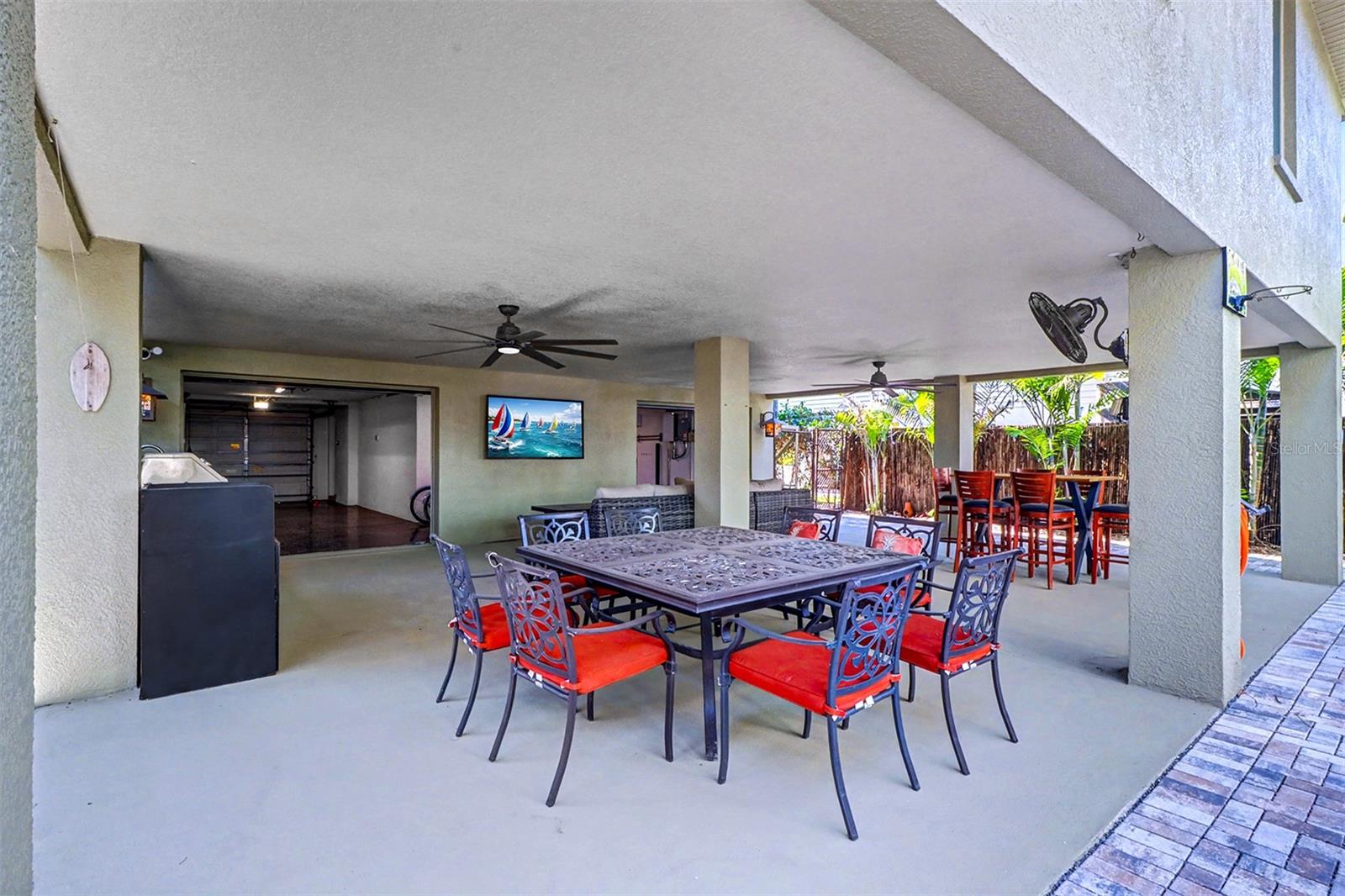 15517 Gulf Blvd Property Photo 13