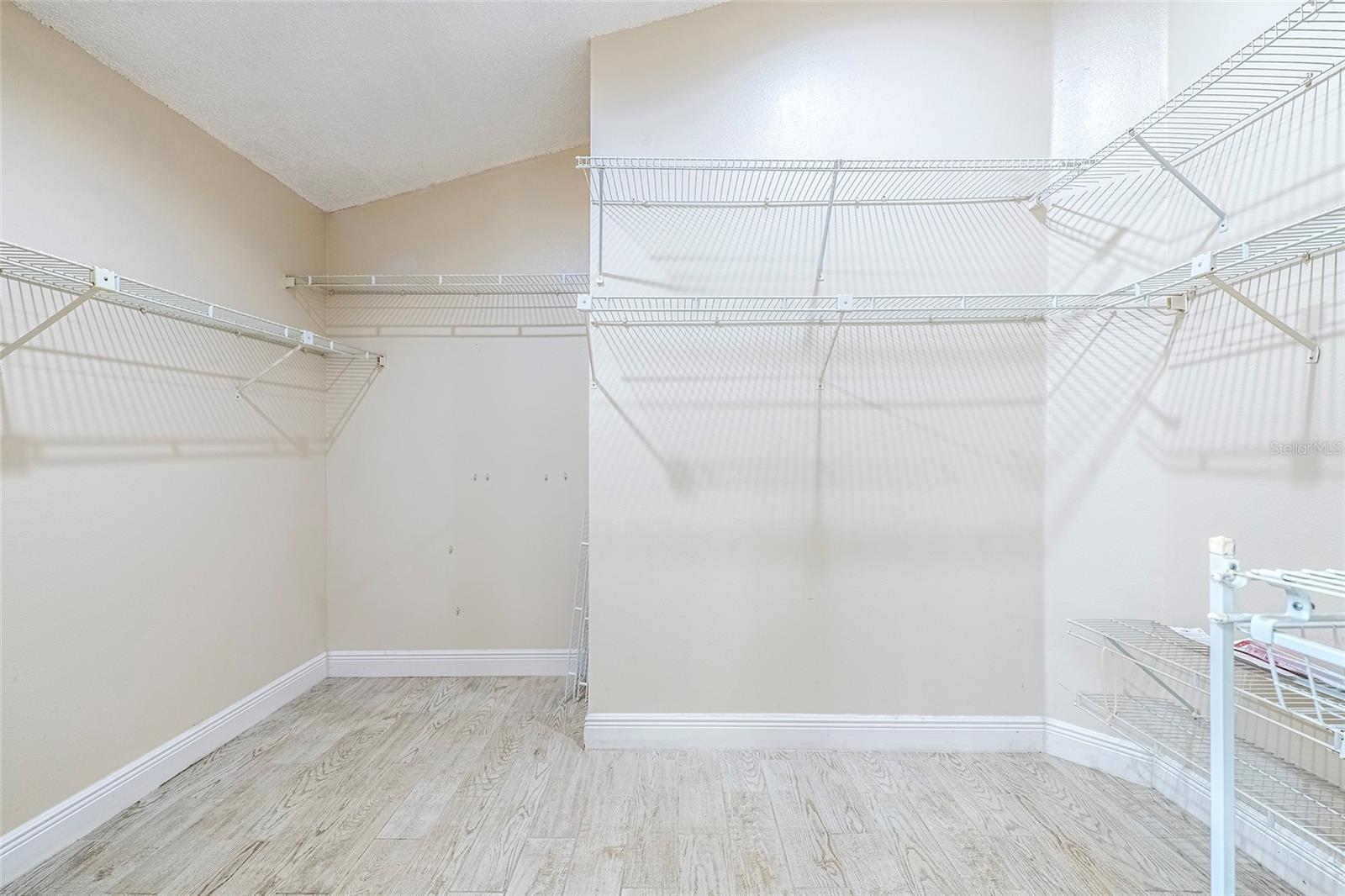 15912 Armistead Ln Property Photo 23