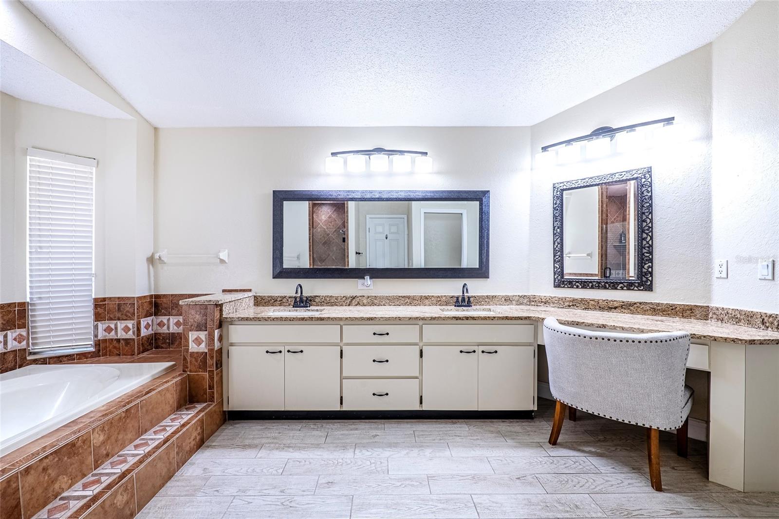 15912 Armistead Ln Property Photo 25