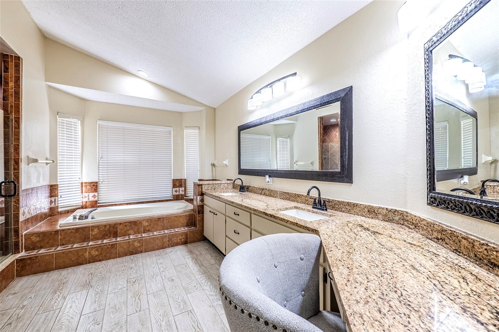 15912 Armistead Ln Property Photo 28