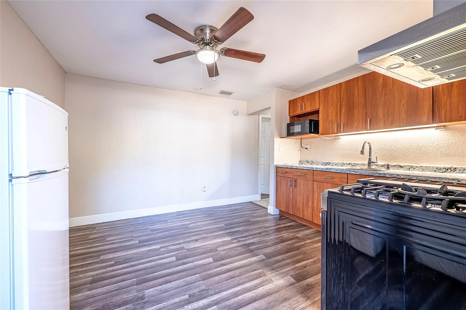 15912 Armistead Ln Property Photo 37