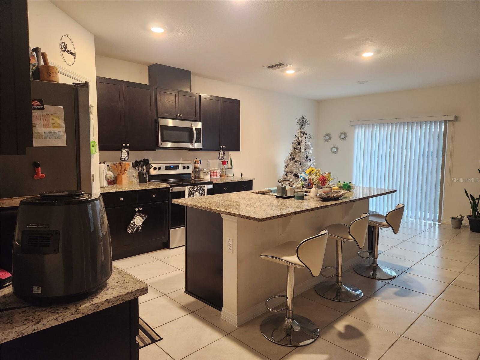 1075 Griffon Ave Property Photo 2
