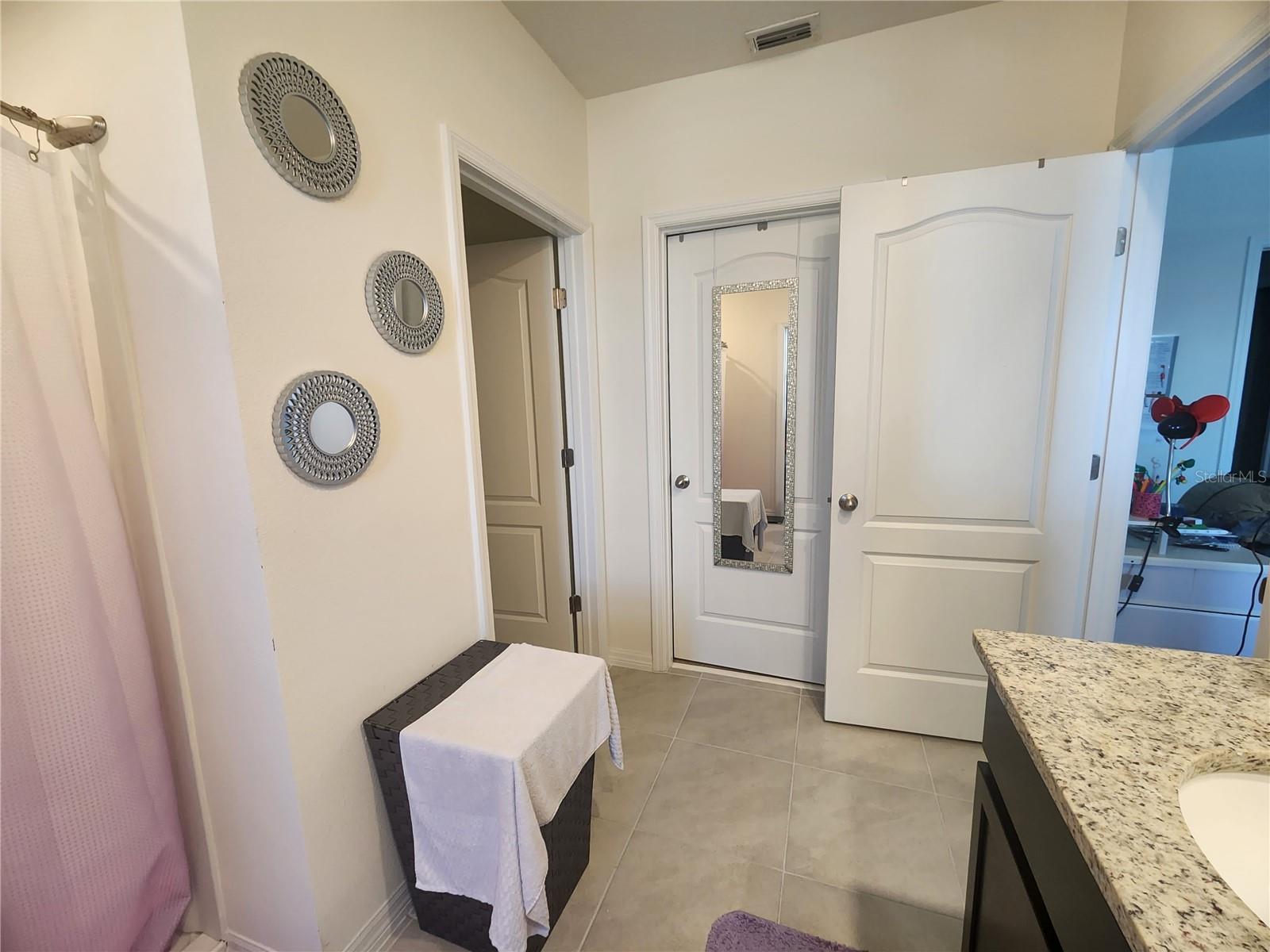 1075 Griffon Ave Property Photo 9