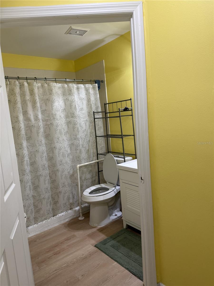 322 Regal Park Dr Property Photo 15