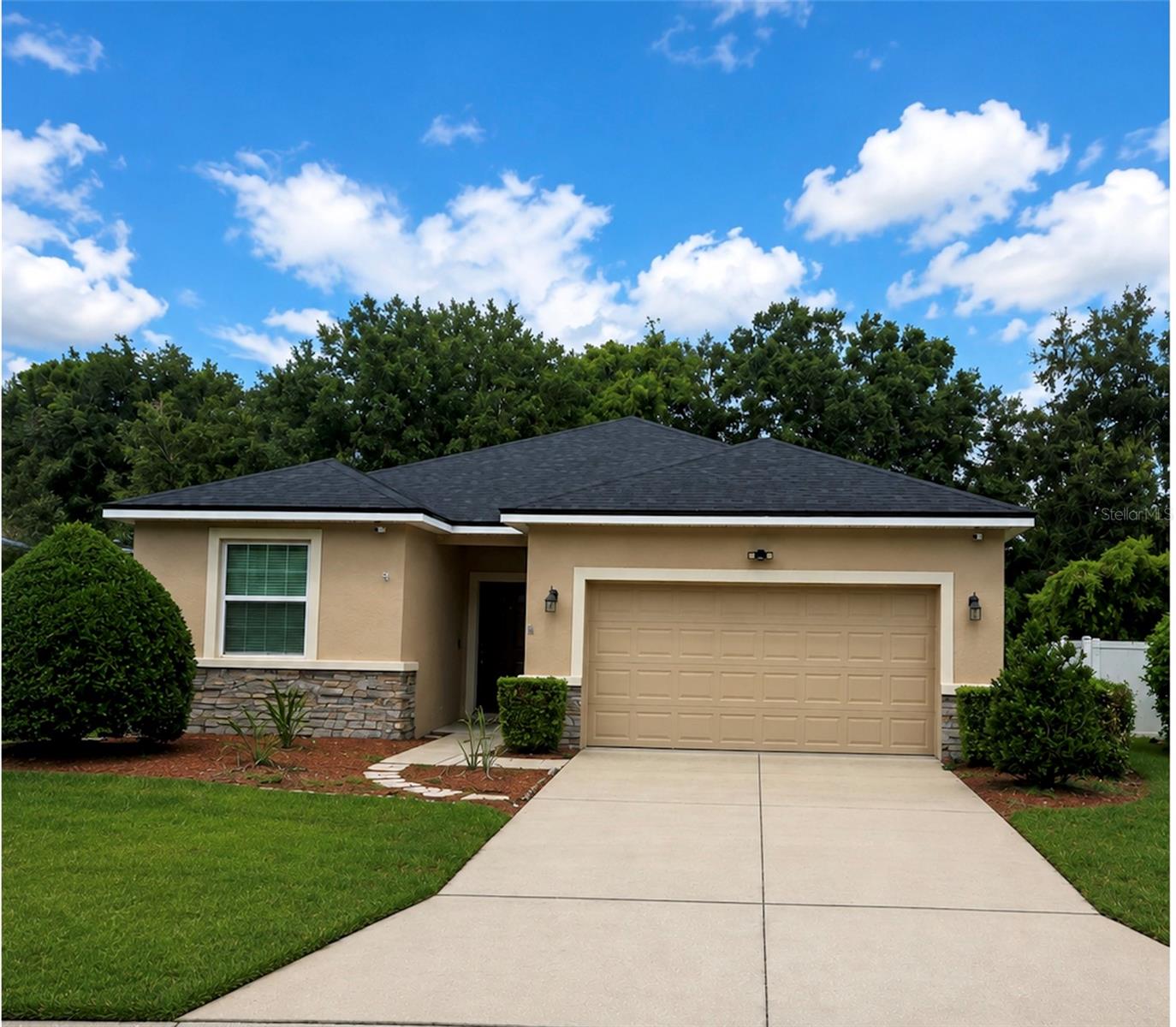2819 Holly Bluff Ct Property Photo 1