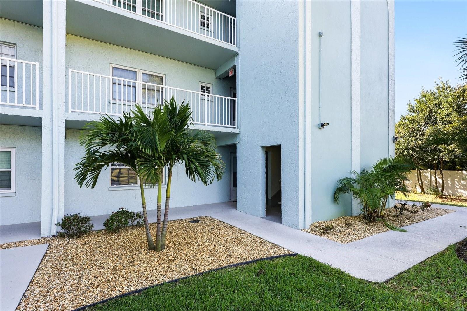 1706 Belleair Forest Dr #128 Property Photo 1