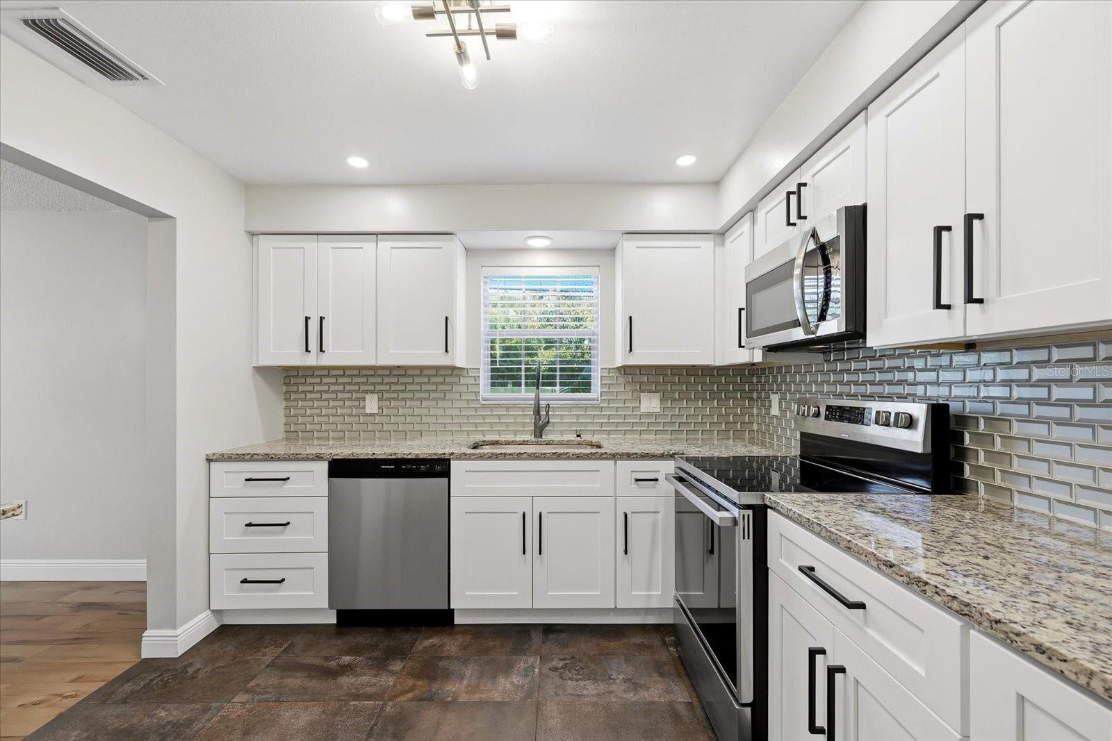 1706 Belleair Forest Dr #128 Property Photo 4