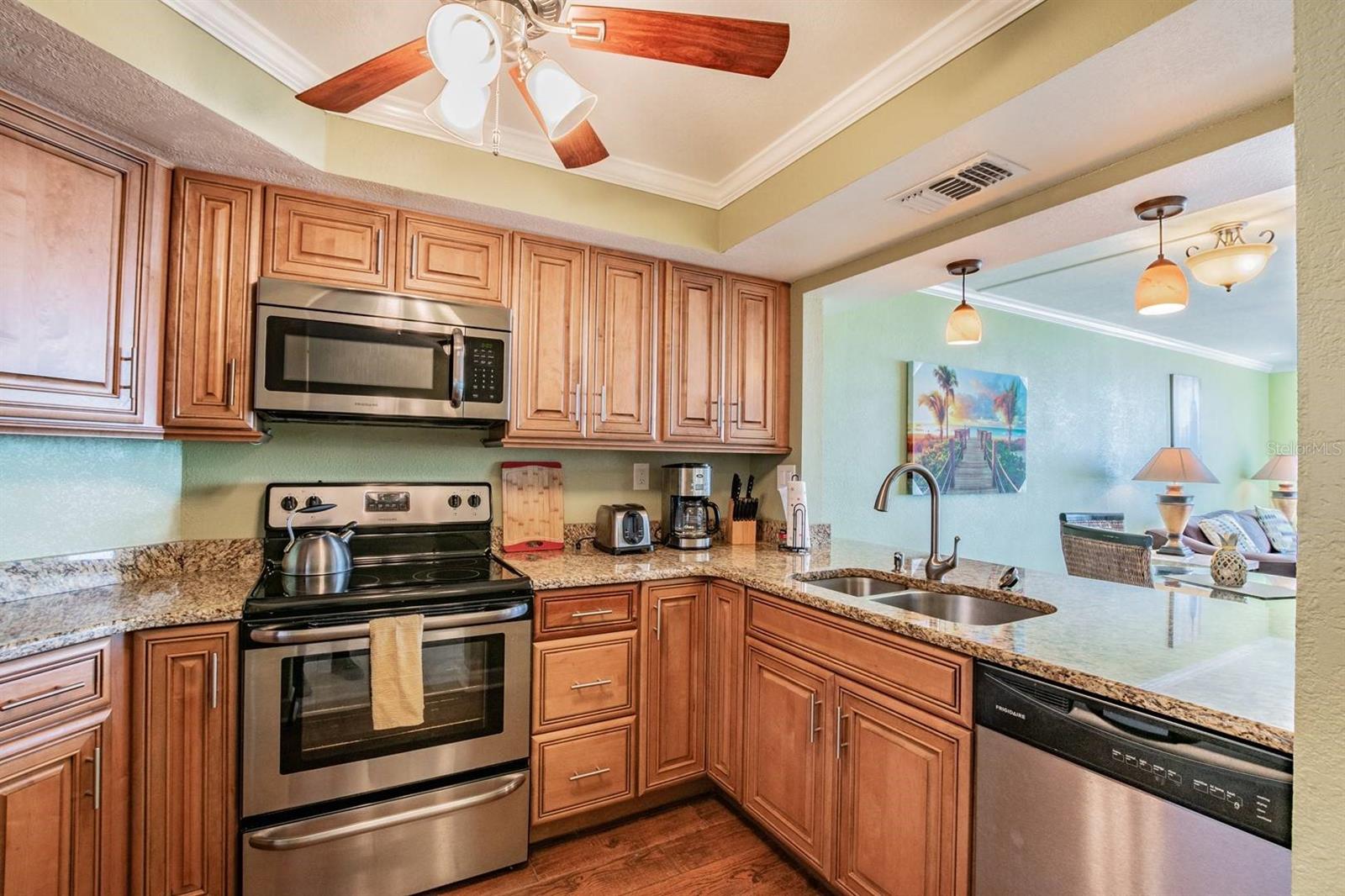 6295 Bahia Del Mar Cir #401 Property Photo 2