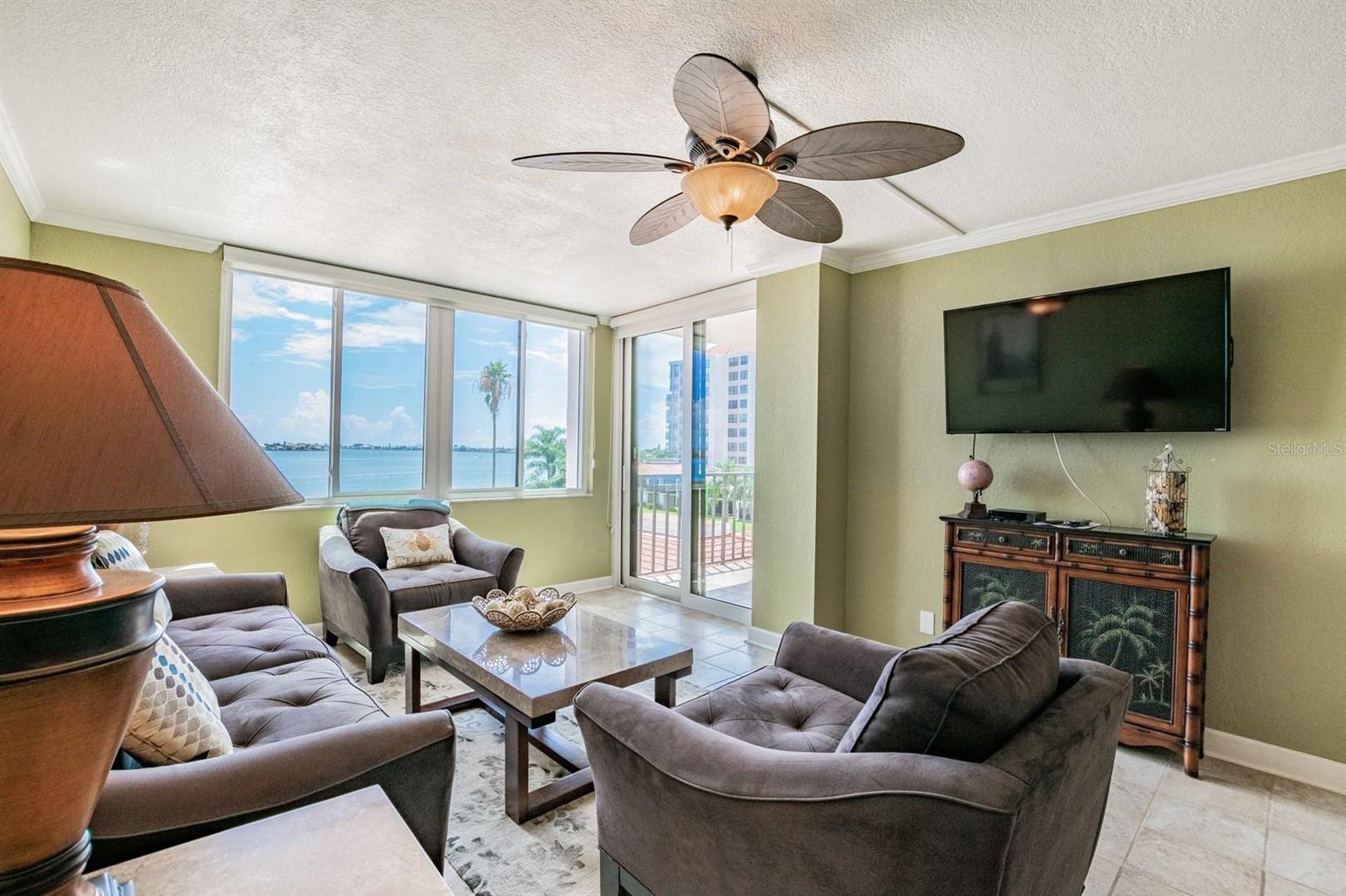 6295 Bahia Del Mar Cir #401 Property Photo 4