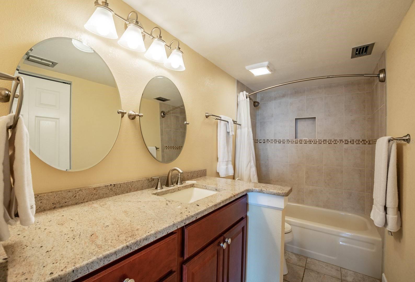 6295 Bahia Del Mar Cir #401 Property Photo 11