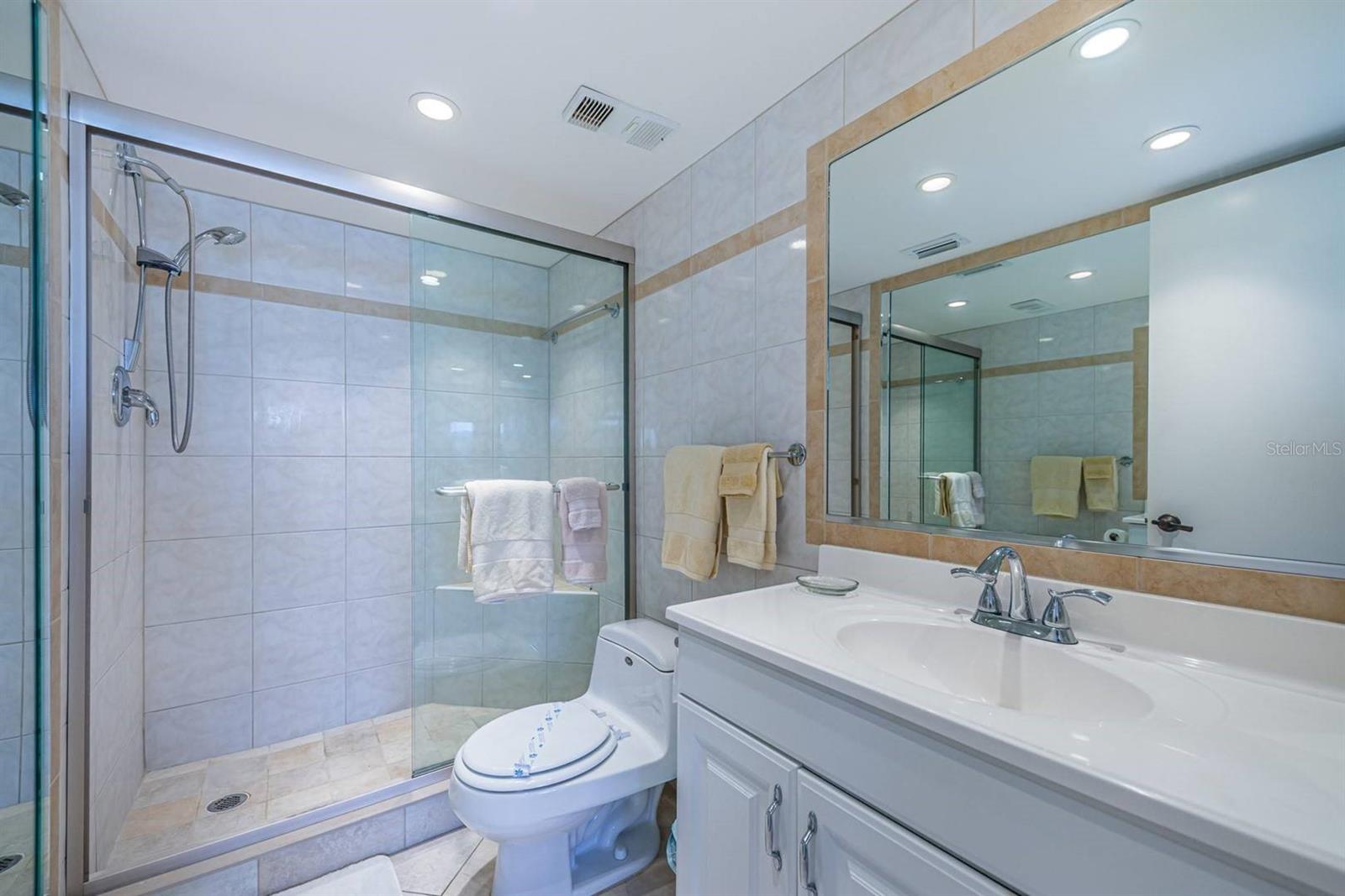 6294 Bahia Del Mar Cir #114 Property Photo 14