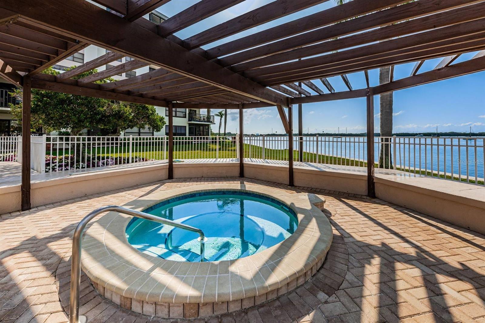 6291 Bahia Del Mar Cir #207 Property Photo 20
