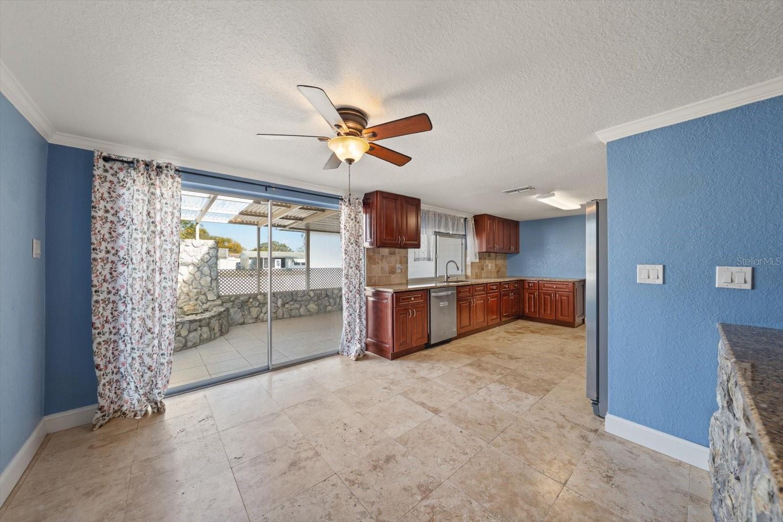 4025 Sail Dr Property Photo 6