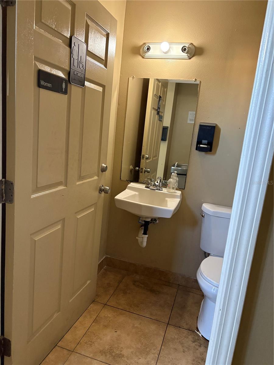 9212 Lazy Ln Property Photo 16