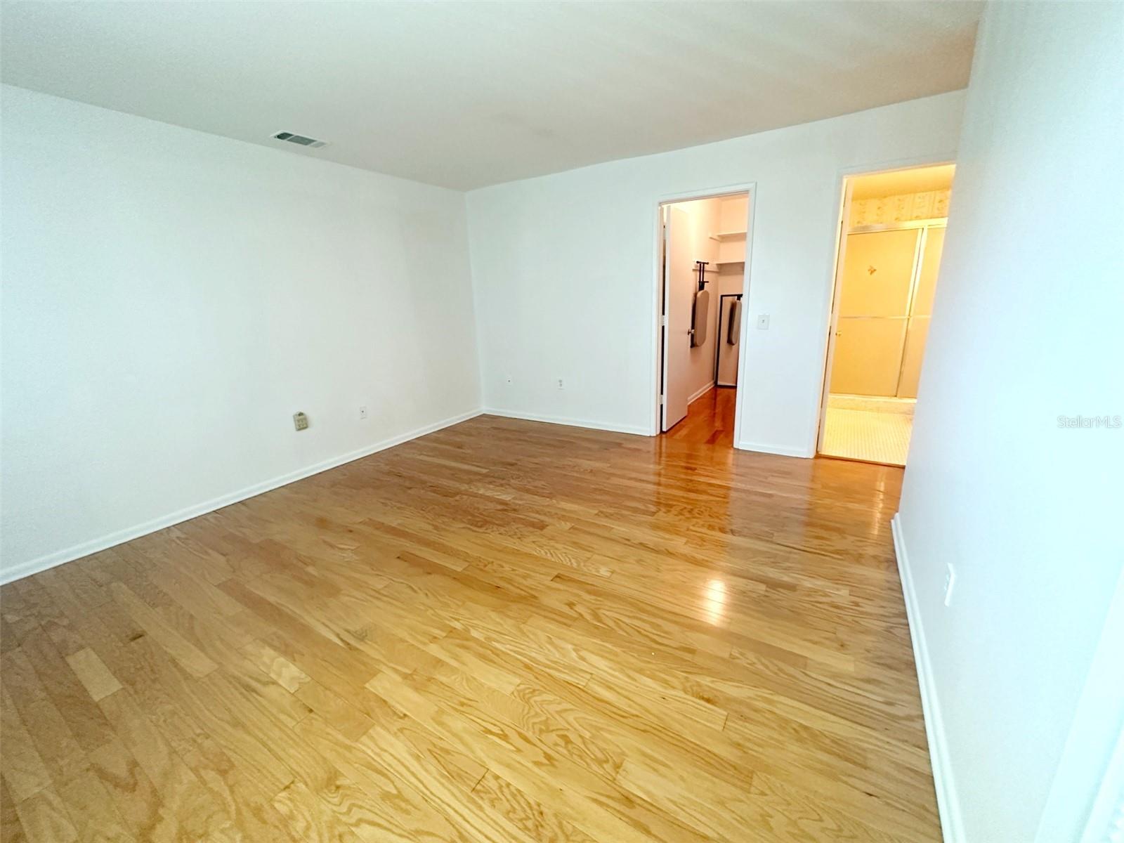1819 Shore Dr S #307 Property Photo 7