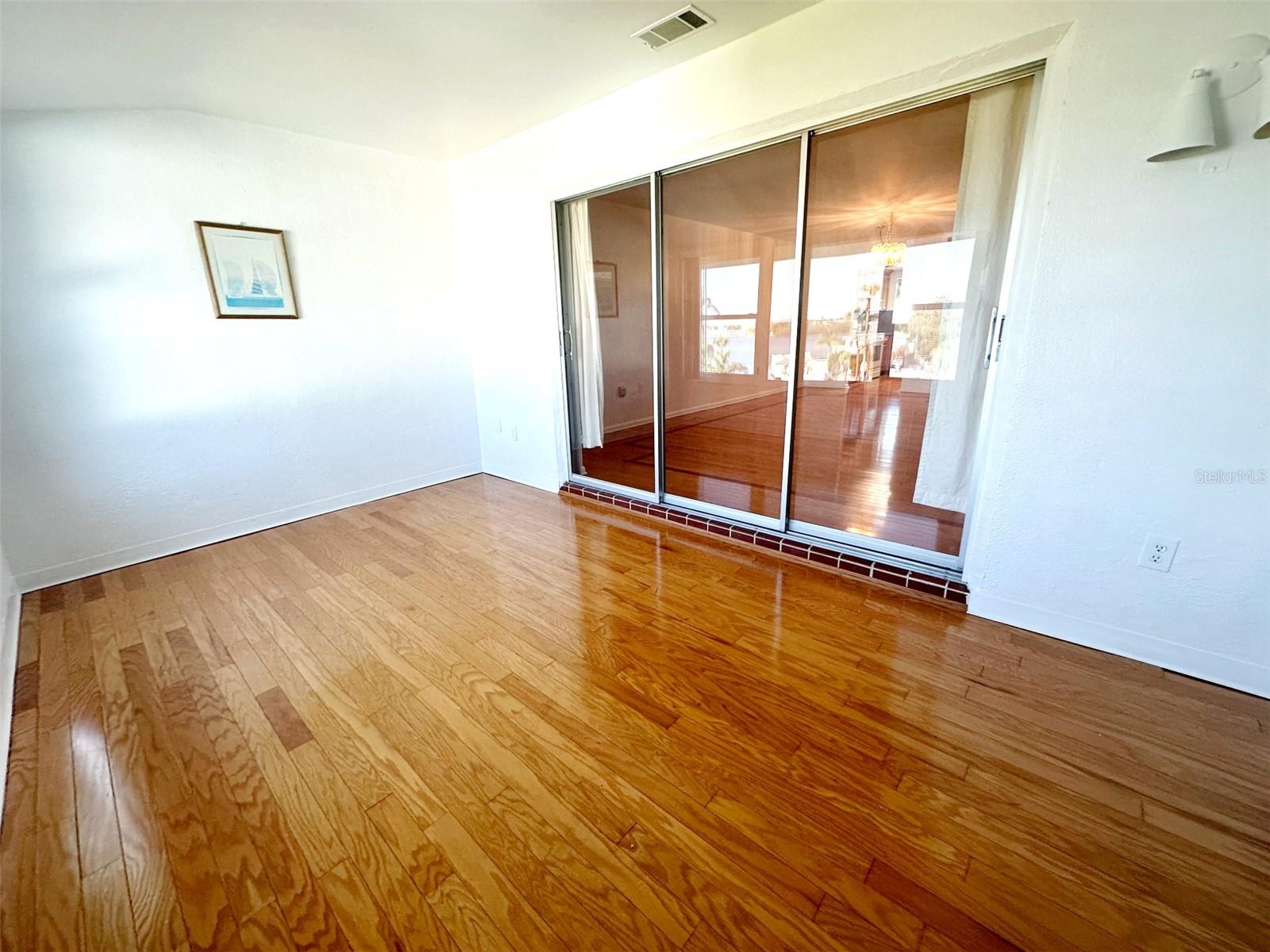 1819 Shore Dr S #307 Property Photo 13
