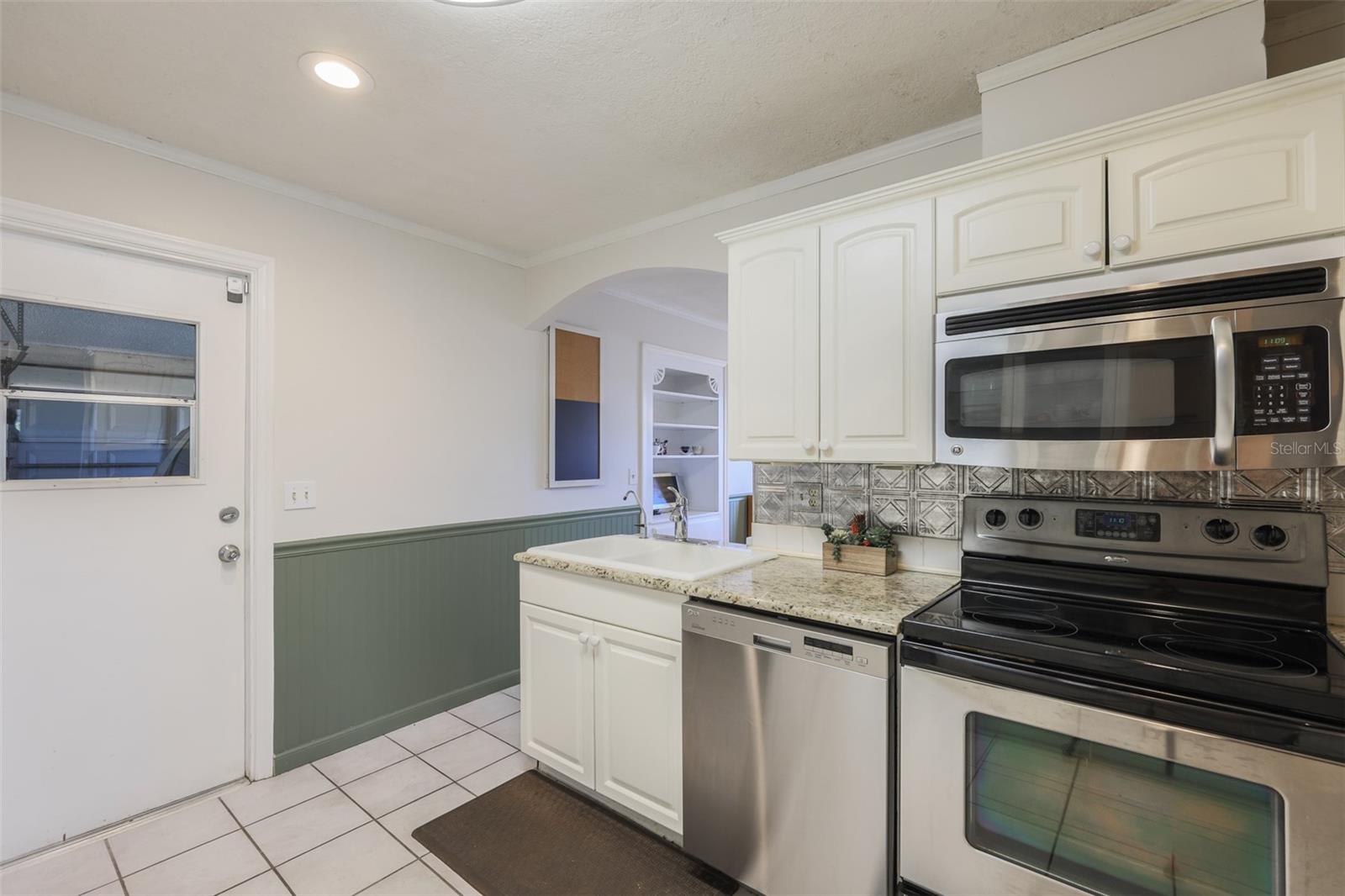 318 Fairside Ct Property Photo 17