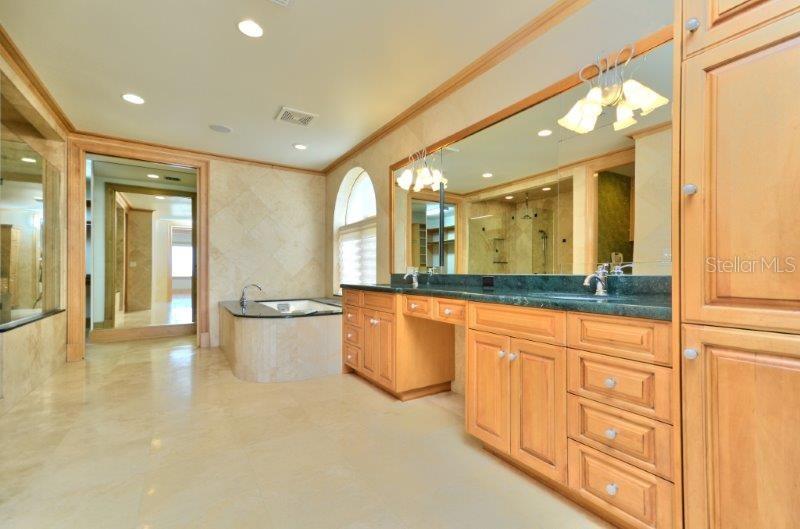 220 Gulf Blvd #8 Property Photo 12