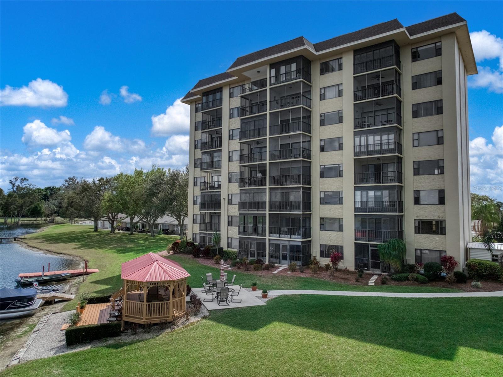 117 Country Club Dr #204 Property Photo 18