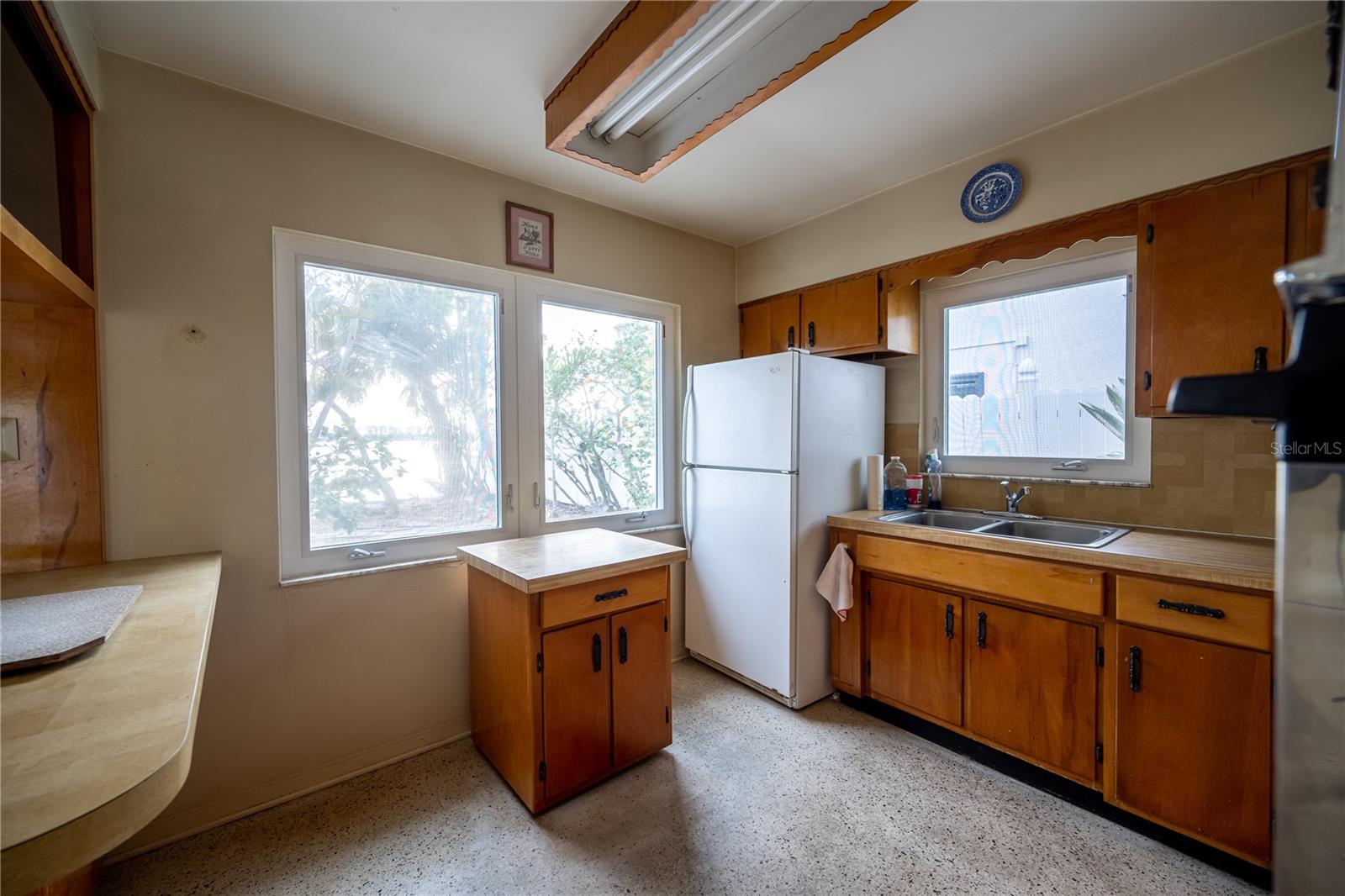 1425 Corey Way S Property Photo 15