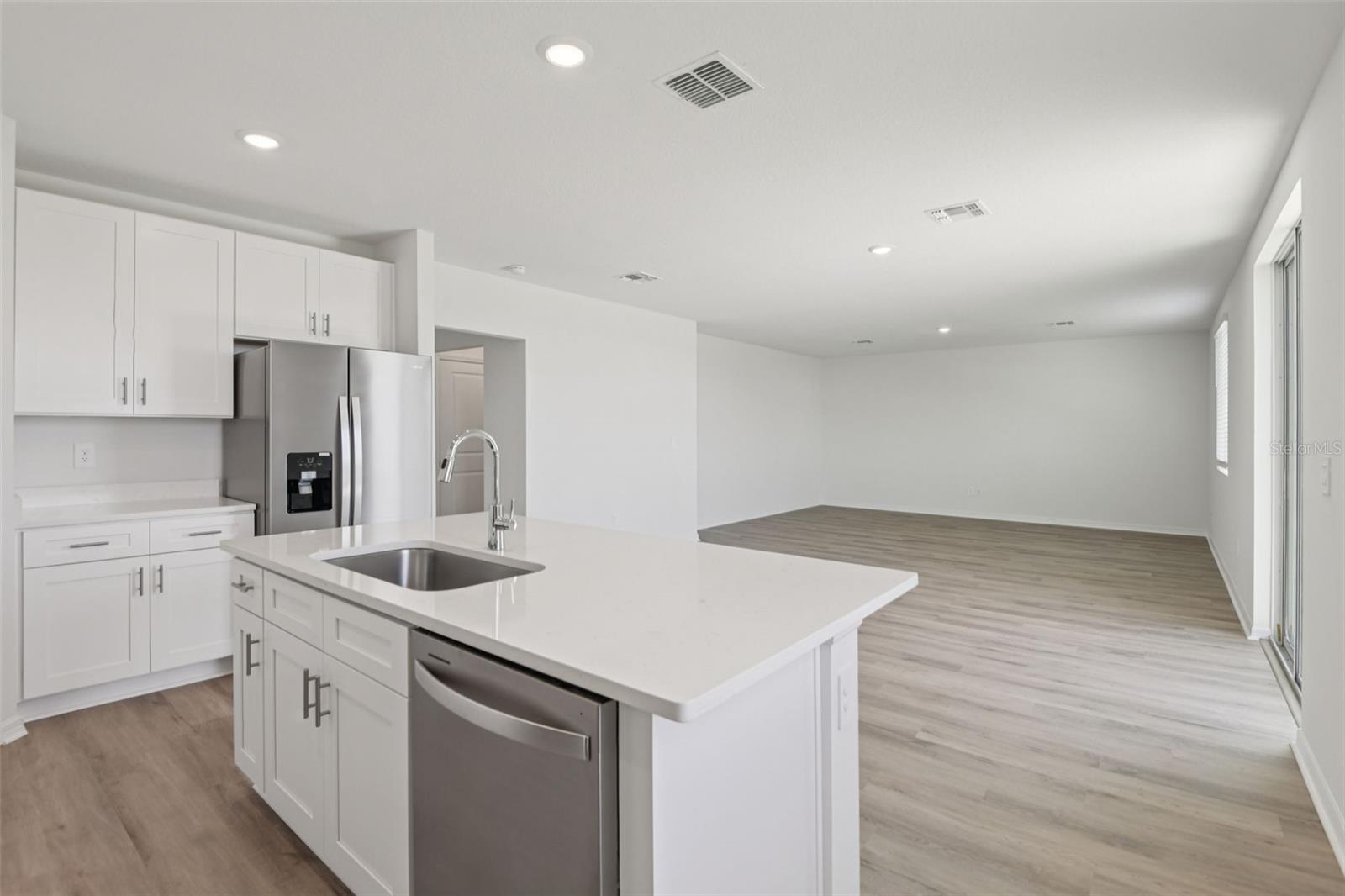 12581 Homeland Dr Property Photo 14