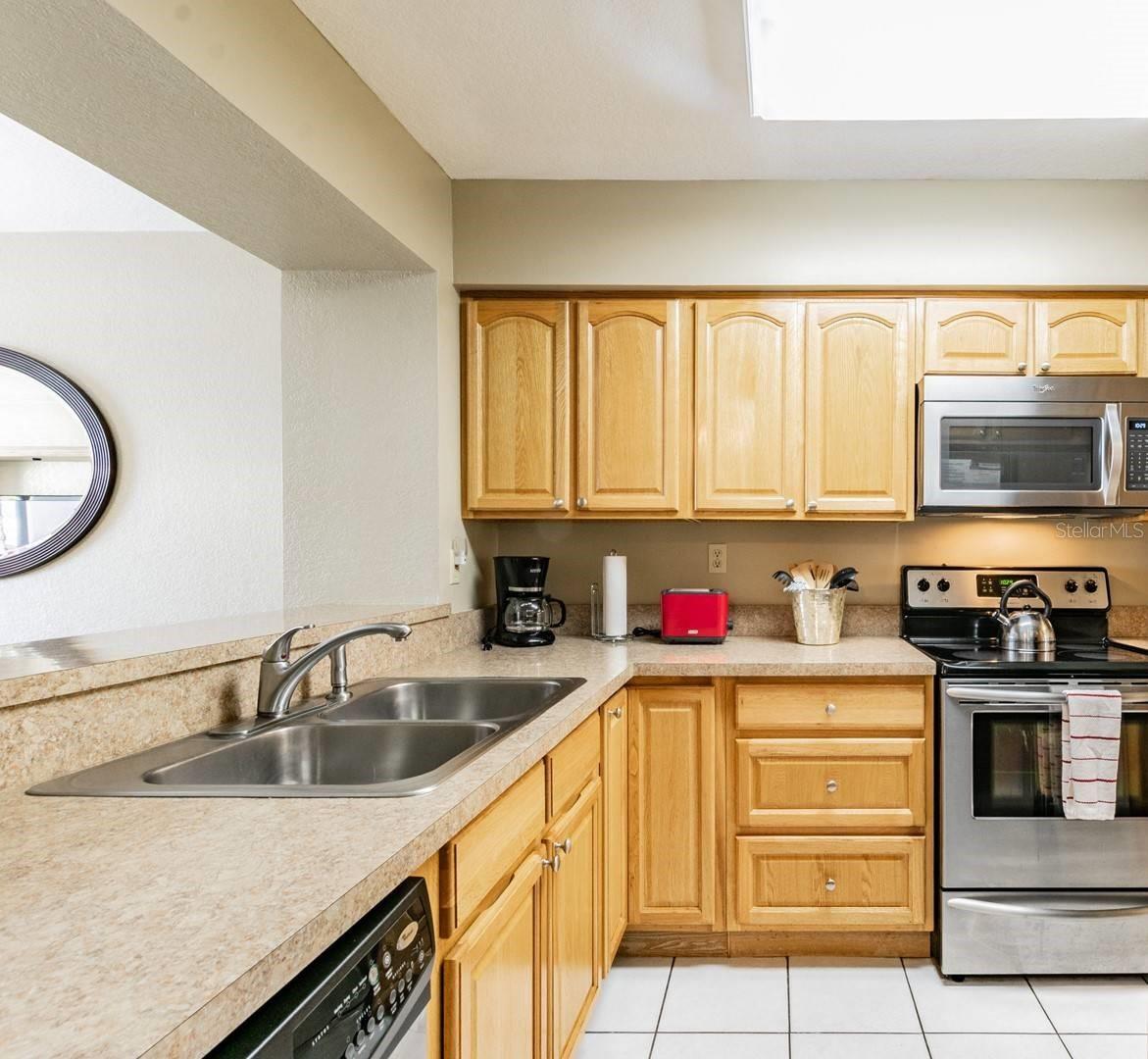 5701 Bahia Del Mar Cir #403 Property Photo 6