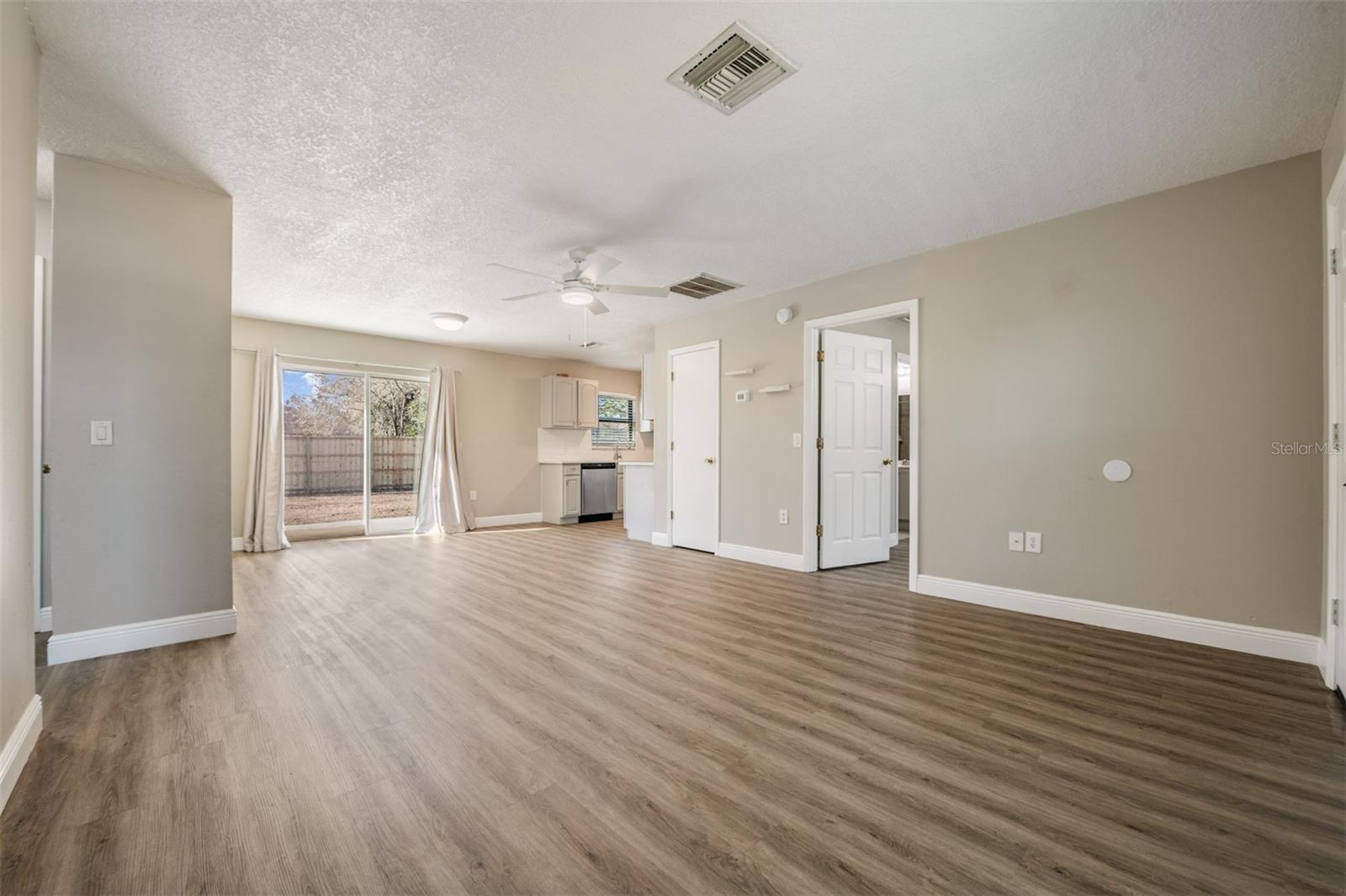12044 Elgin Blvd Property Photo 4