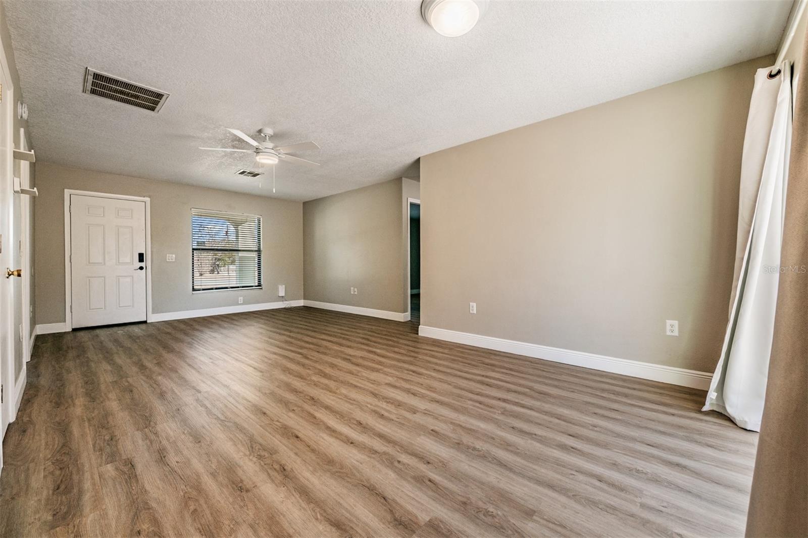 12044 Elgin Blvd Property Photo 5