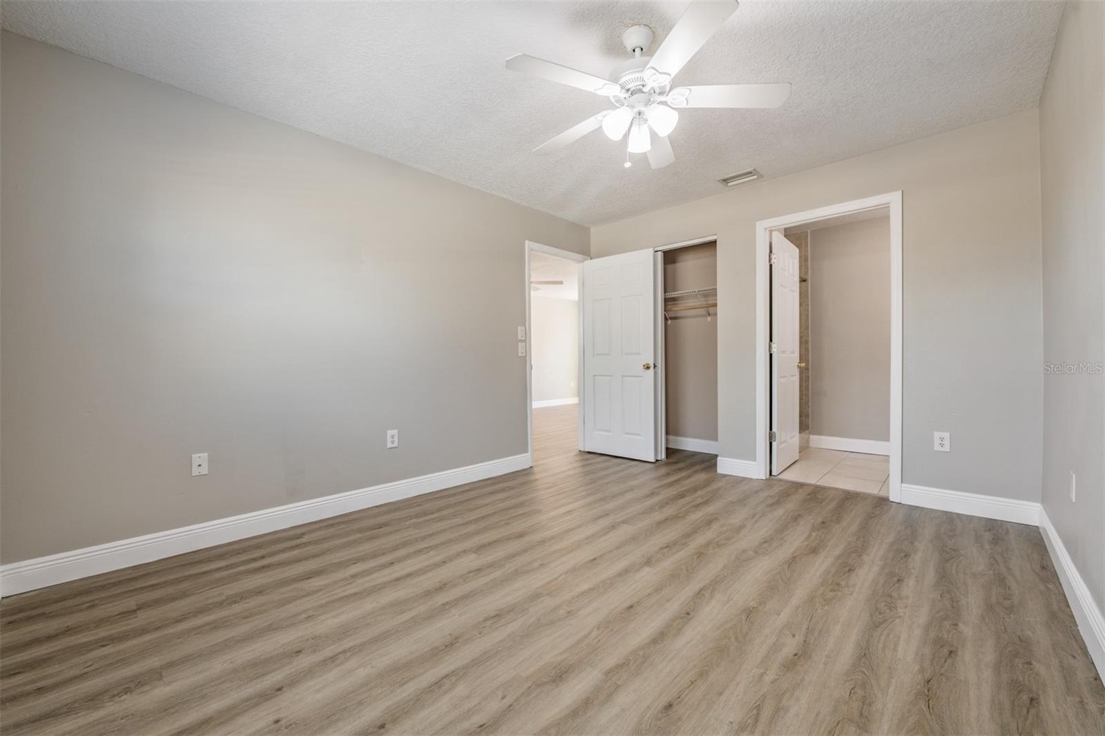 12044 Elgin Blvd Property Photo 7