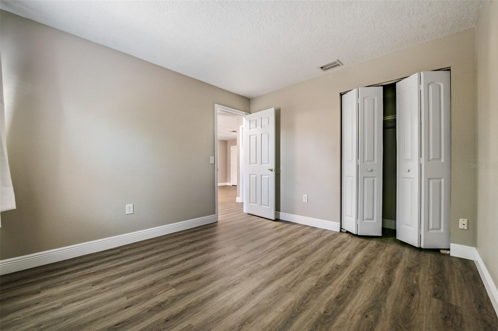 12044 Elgin Blvd Property Photo 11