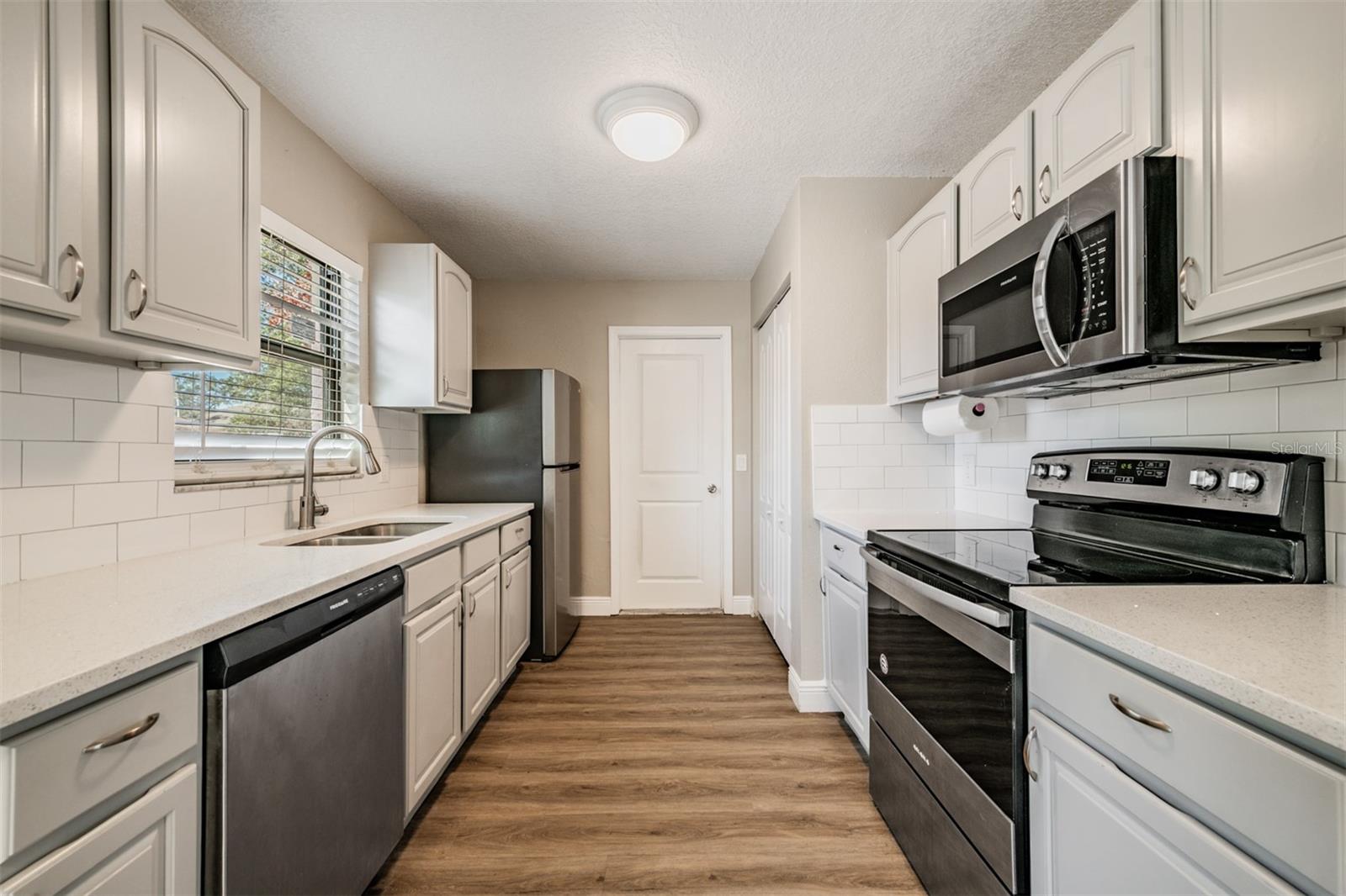 12044 Elgin Blvd Property Photo 13