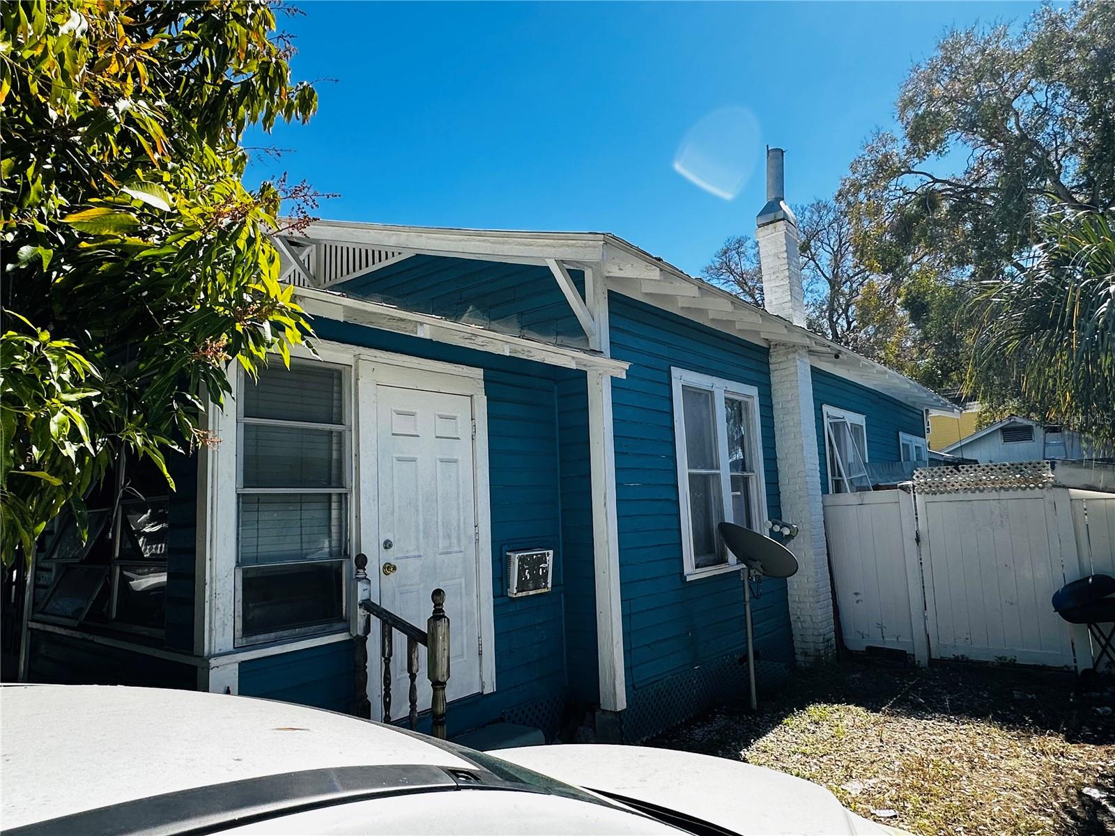 2415 Marconi St Property Photo 3