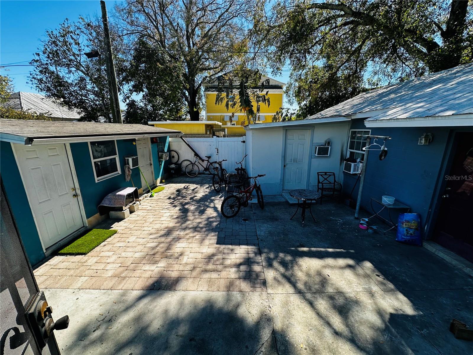 2415 Marconi St Property Photo 23