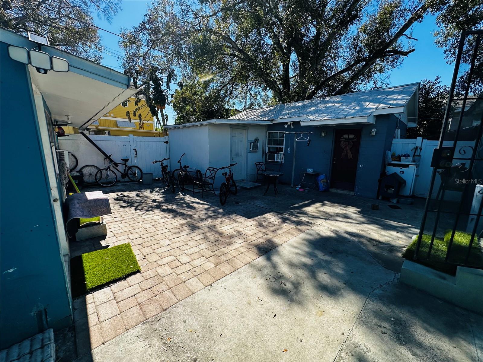 2415 Marconi St Property Photo 28