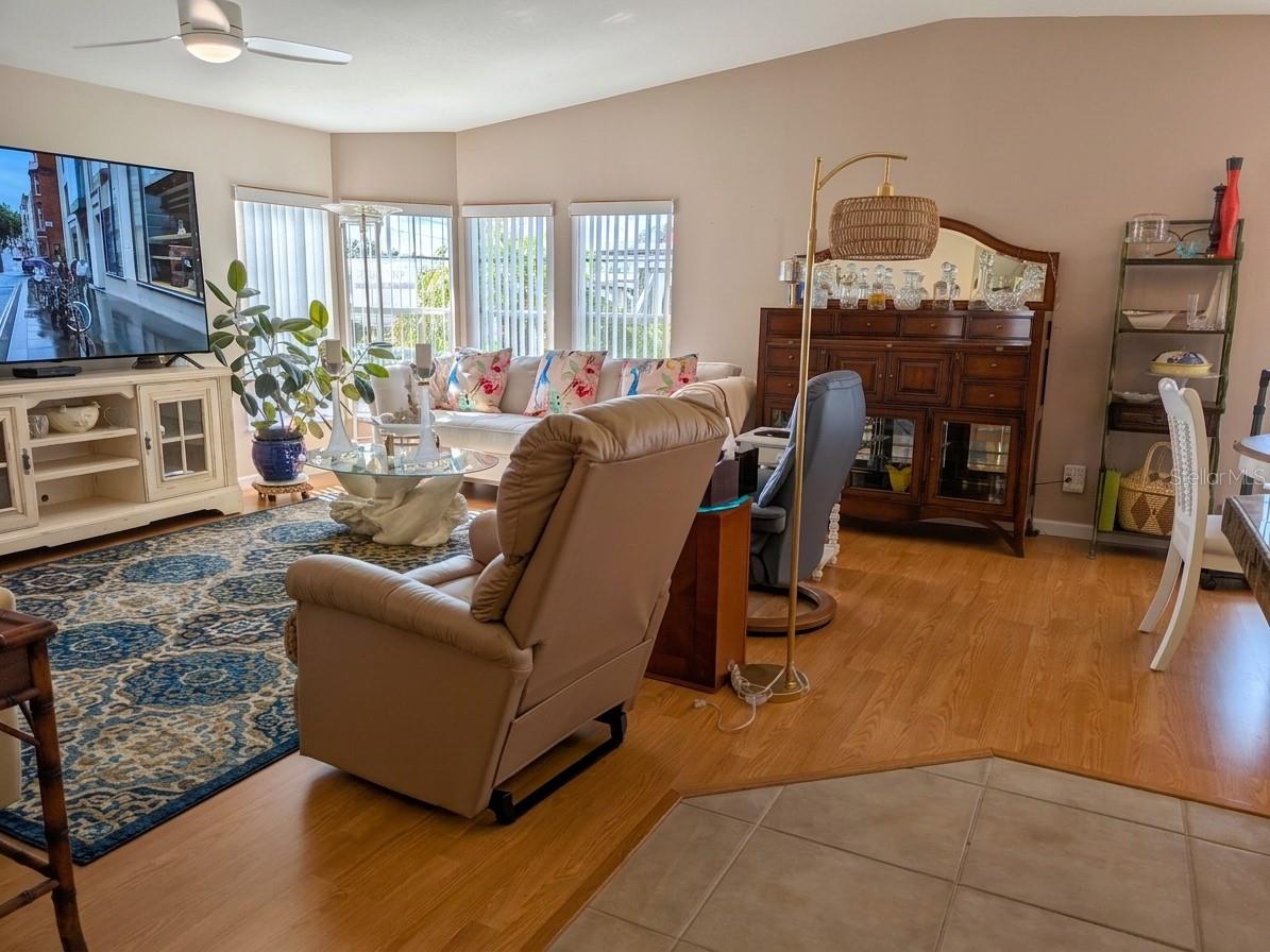 34709 Lake Dr N Property Photo 6