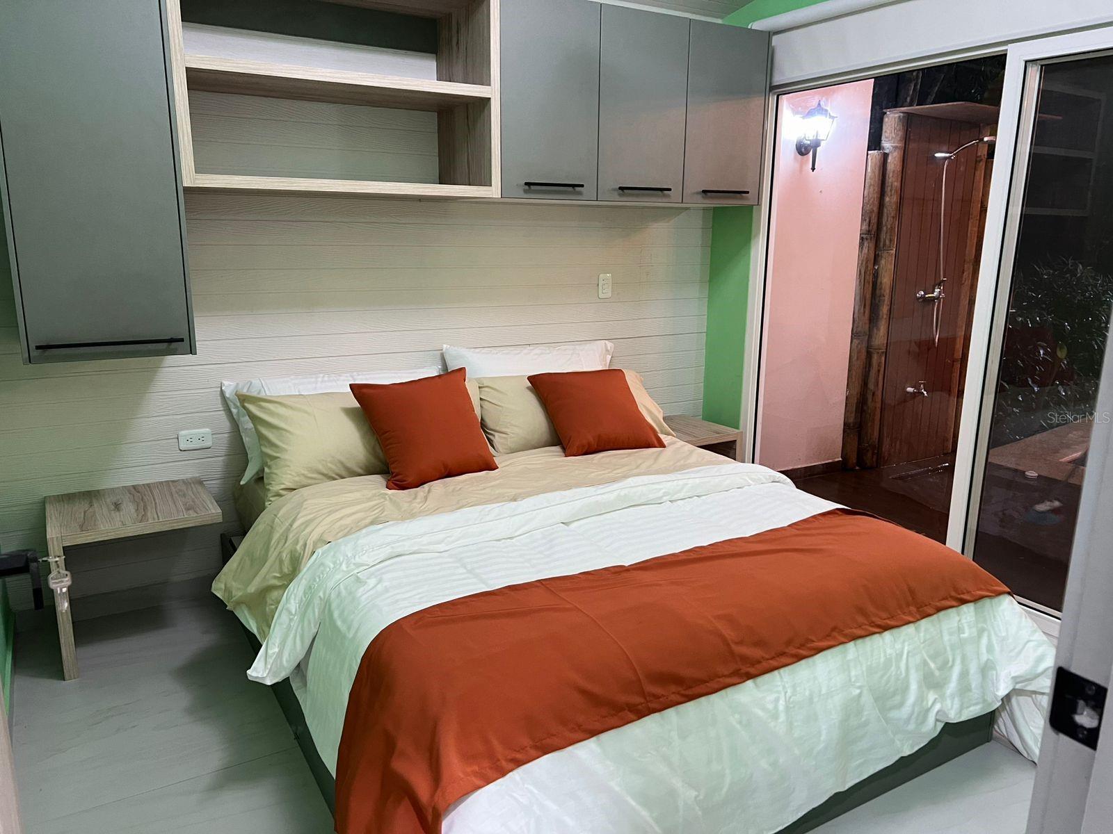 TB8474841 Property Photo 6
