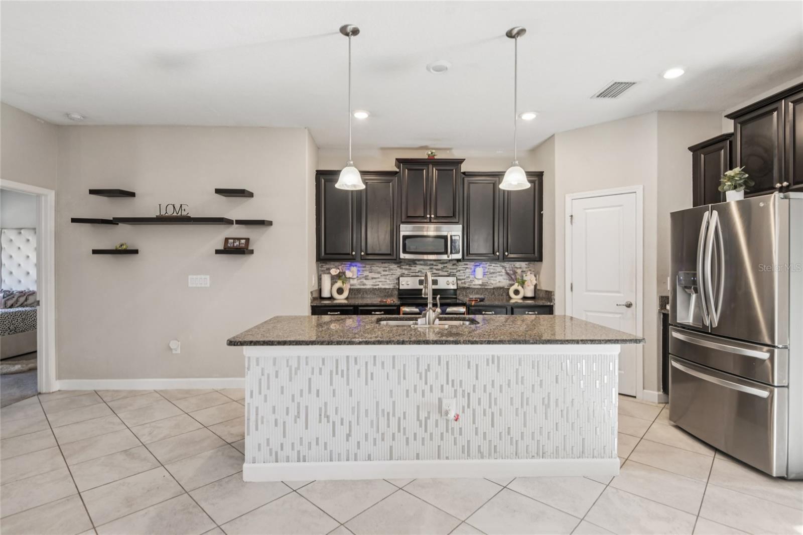 1537 Tallulah Ter Property Photo 8