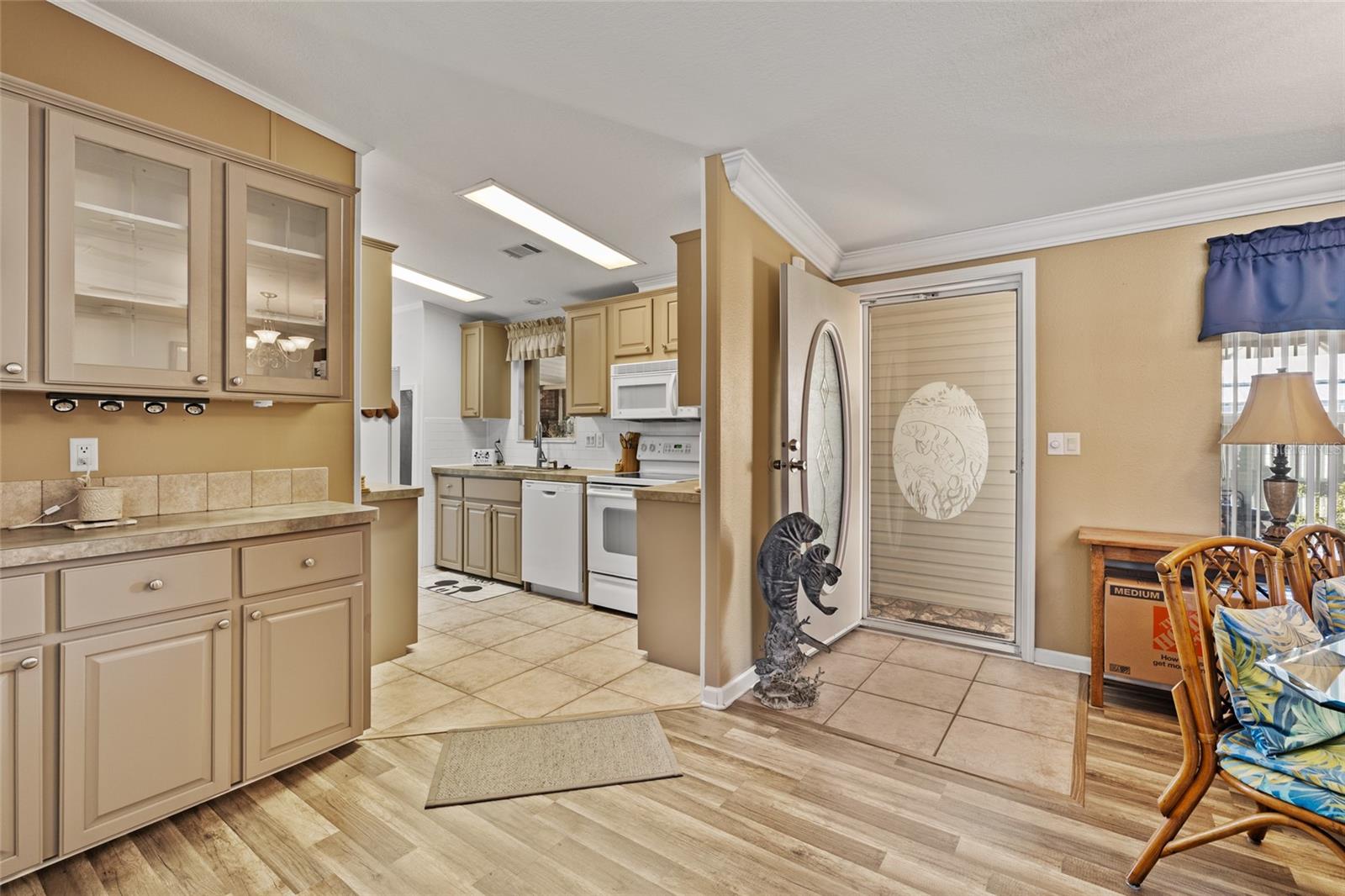 134 Americana Ct Ne #216 Property Photo 6
