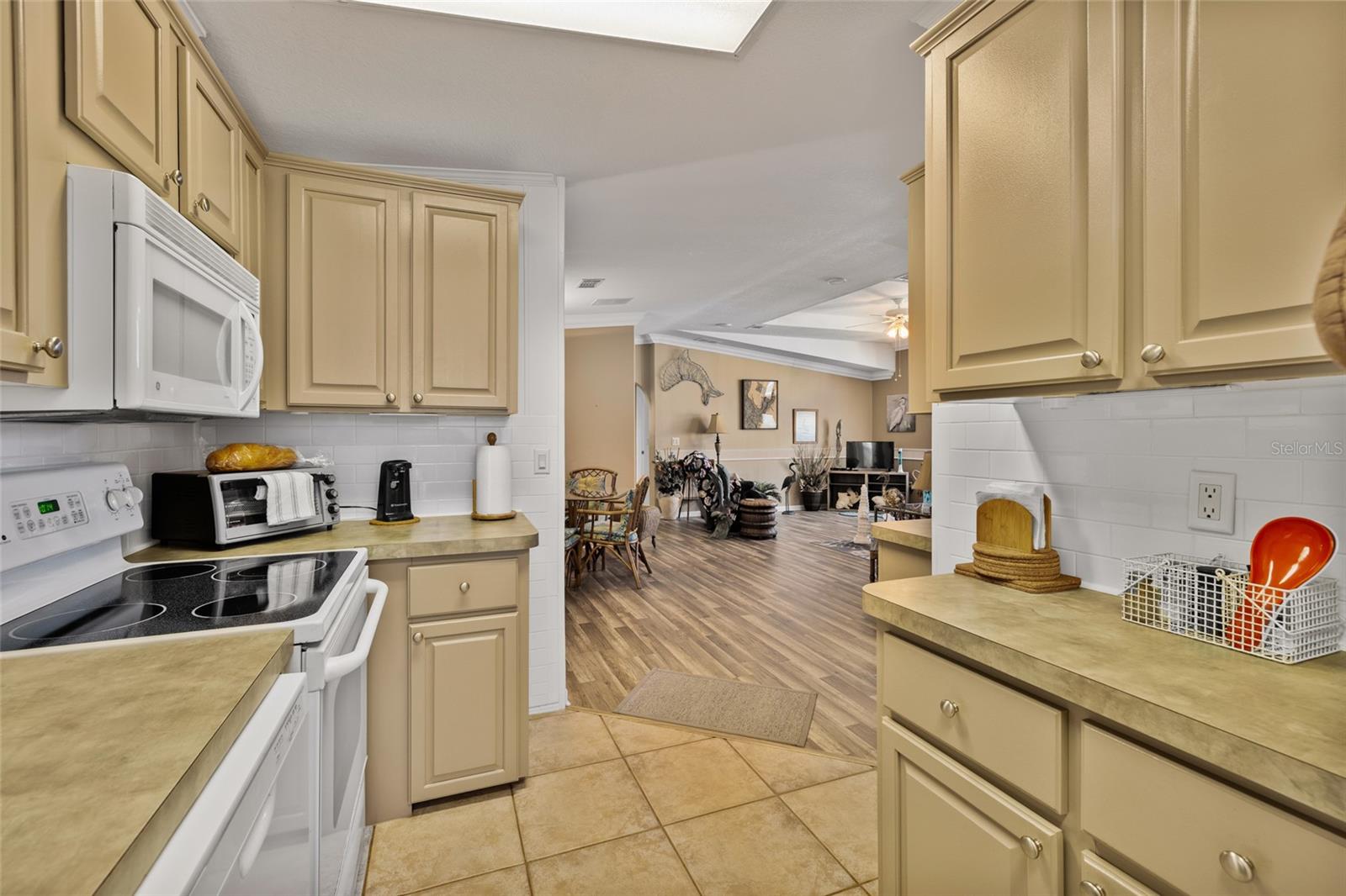 134 Americana Ct Ne #216 Property Photo 9