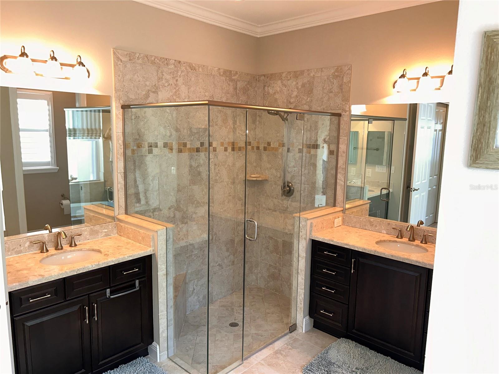 1022 Overlook Ct Property Photo 27